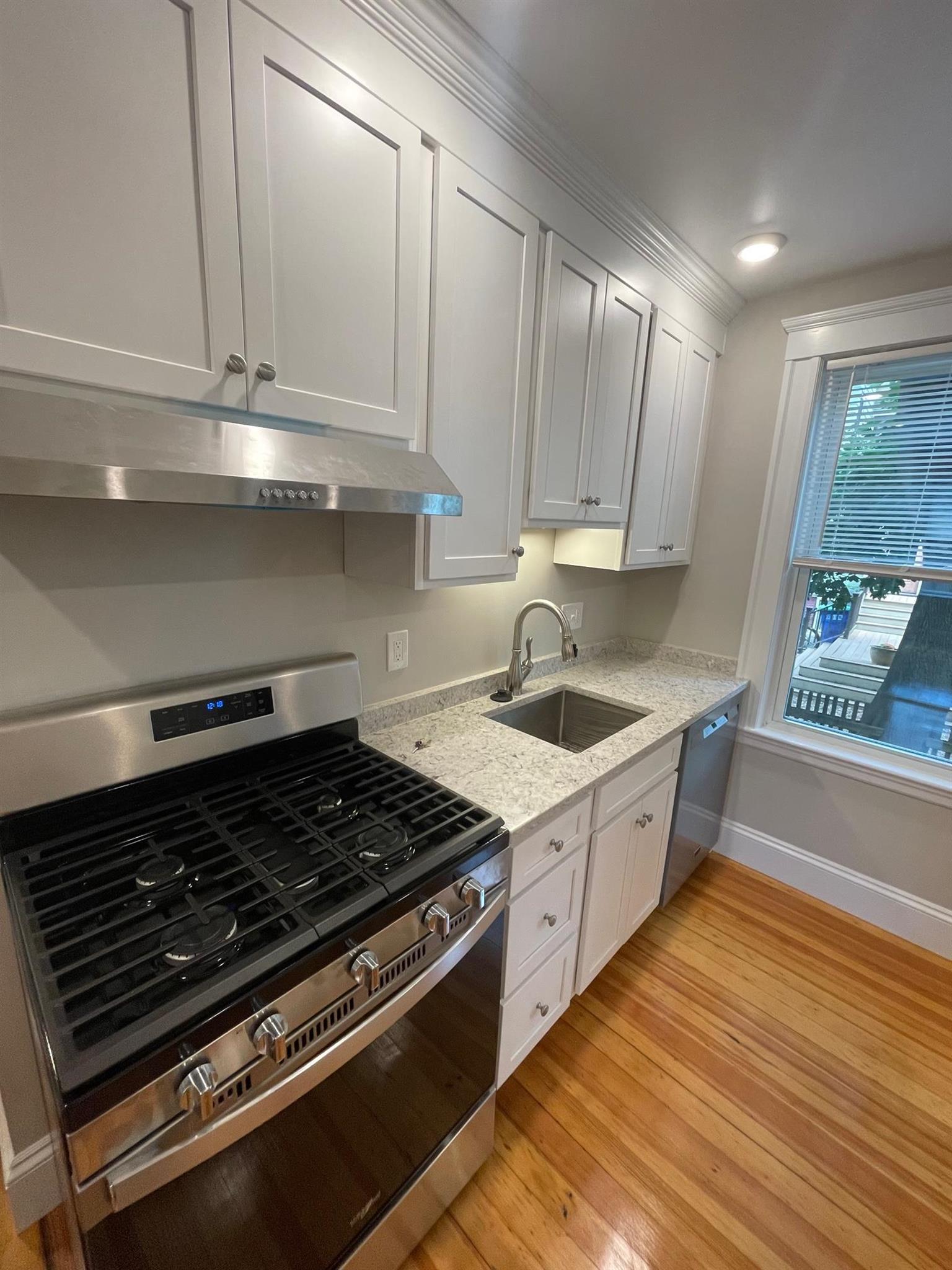 26 Ashland St, Davis Square