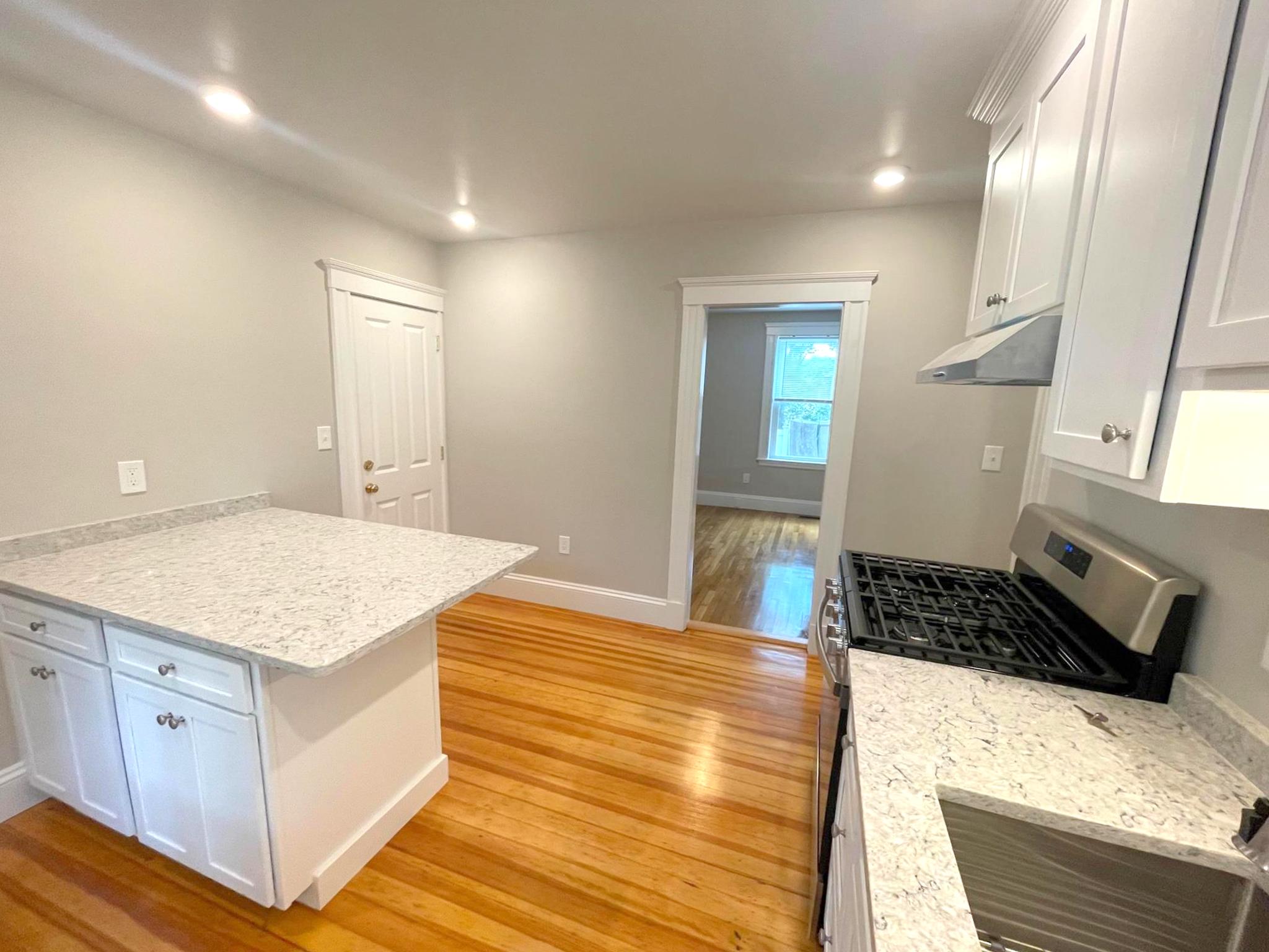 26 Ashland St, Porter Square