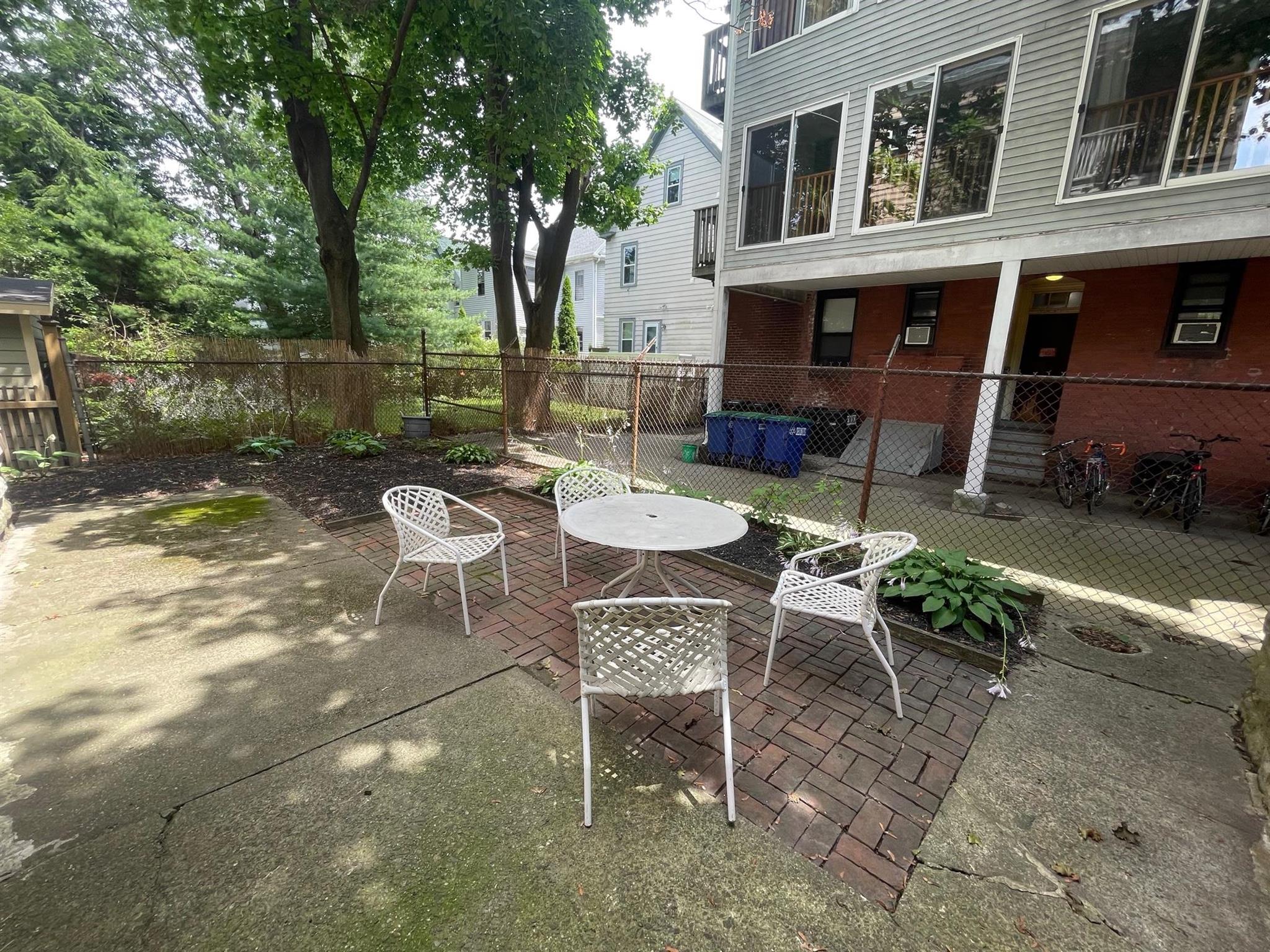 26 Ashland St, Davis Square