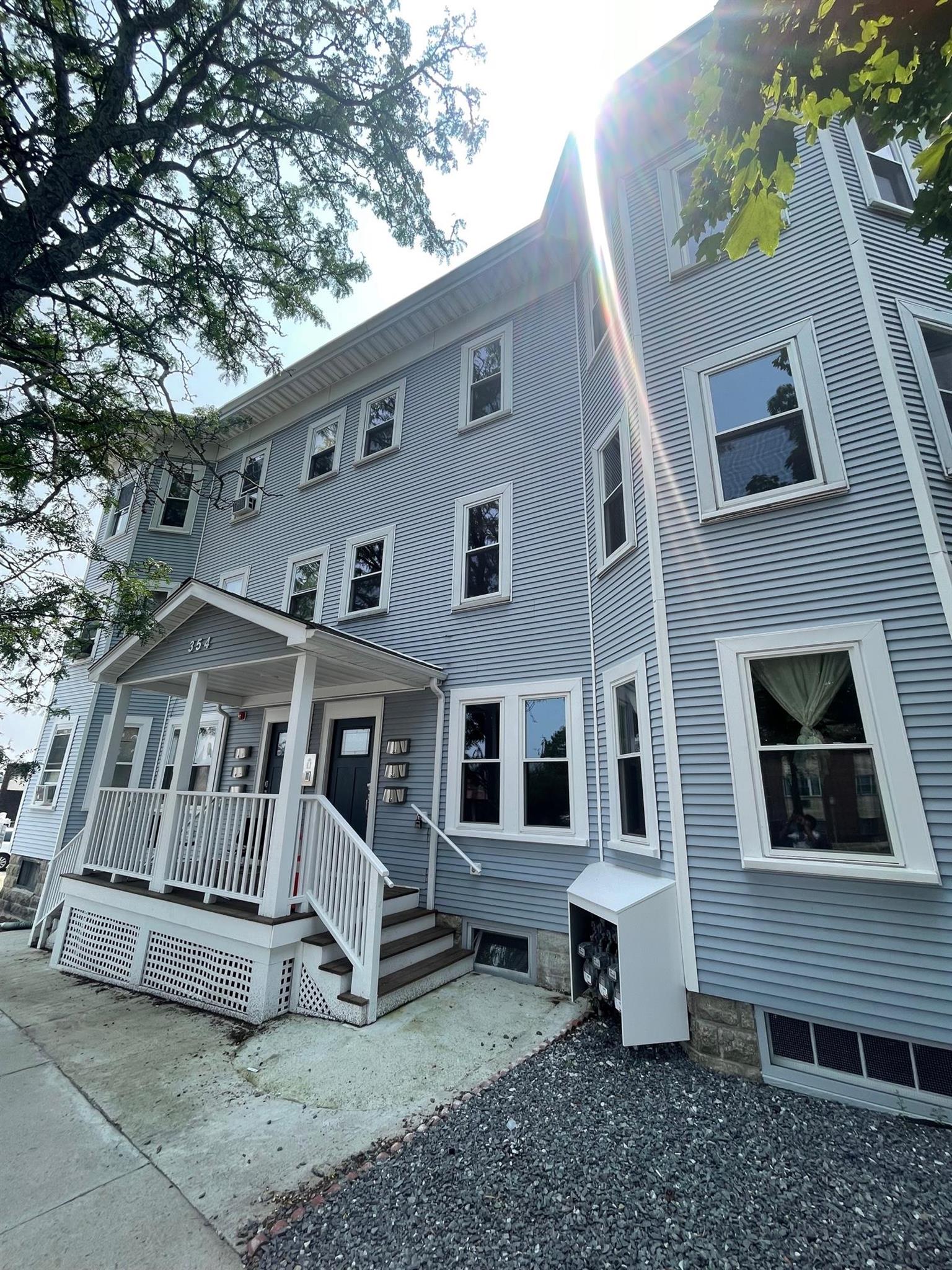 354 Broadway, Magoun Square