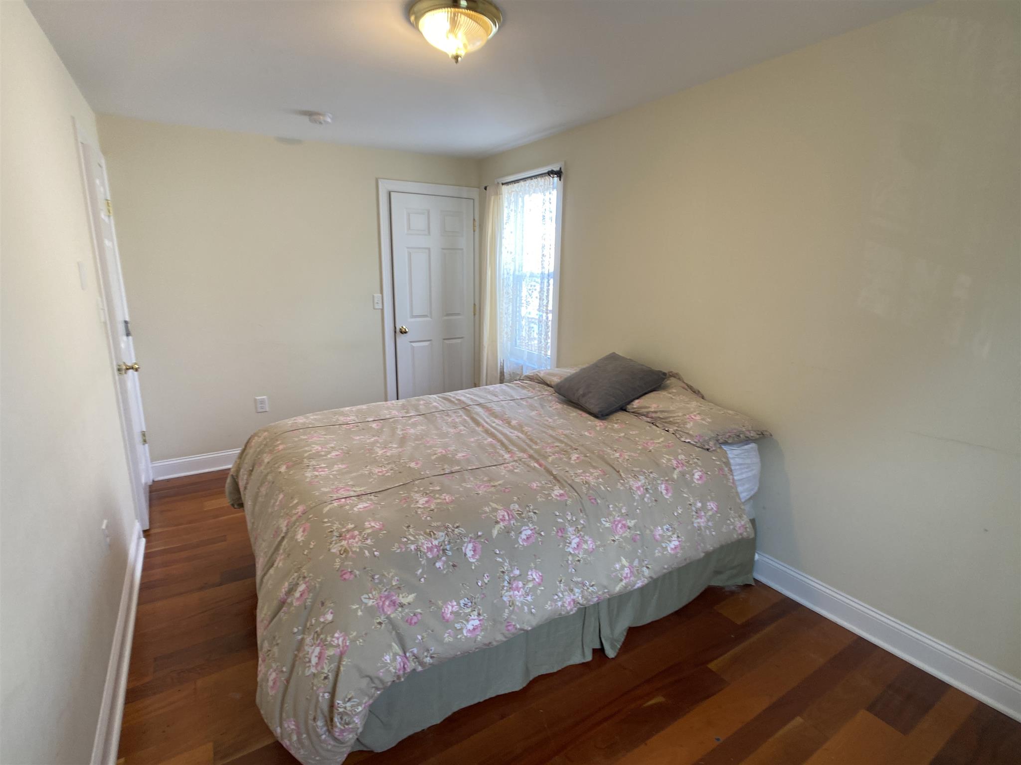 9 Winthrop Ct, Medford