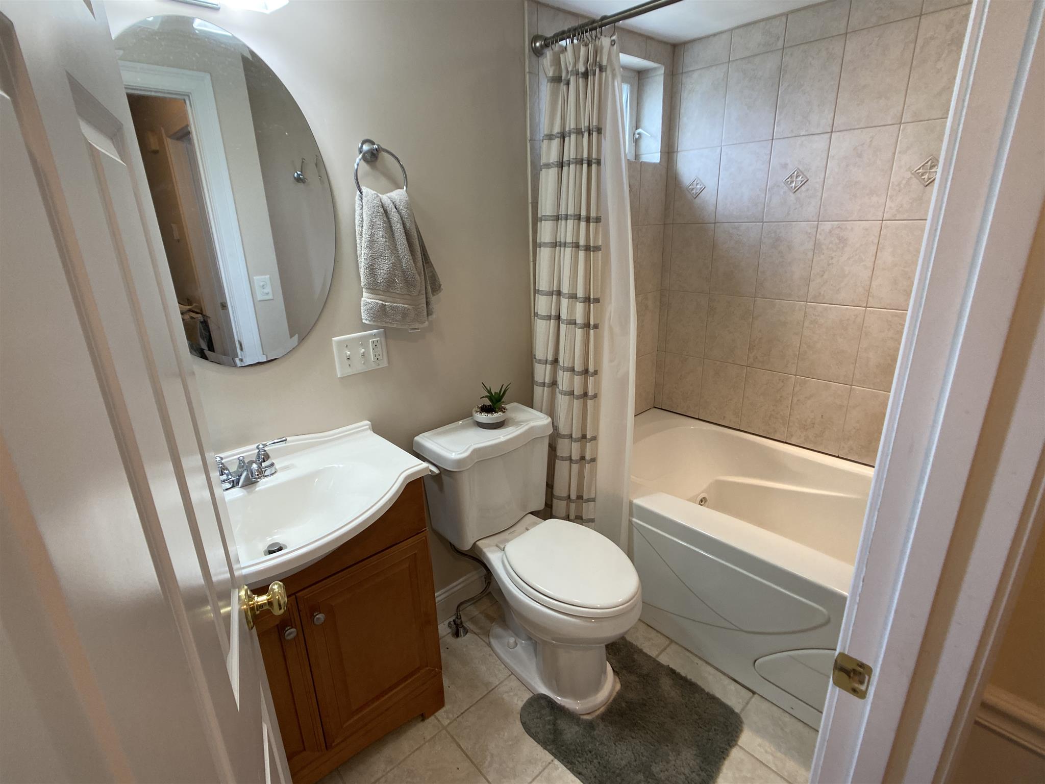 11 Winthrop Ct, Medford