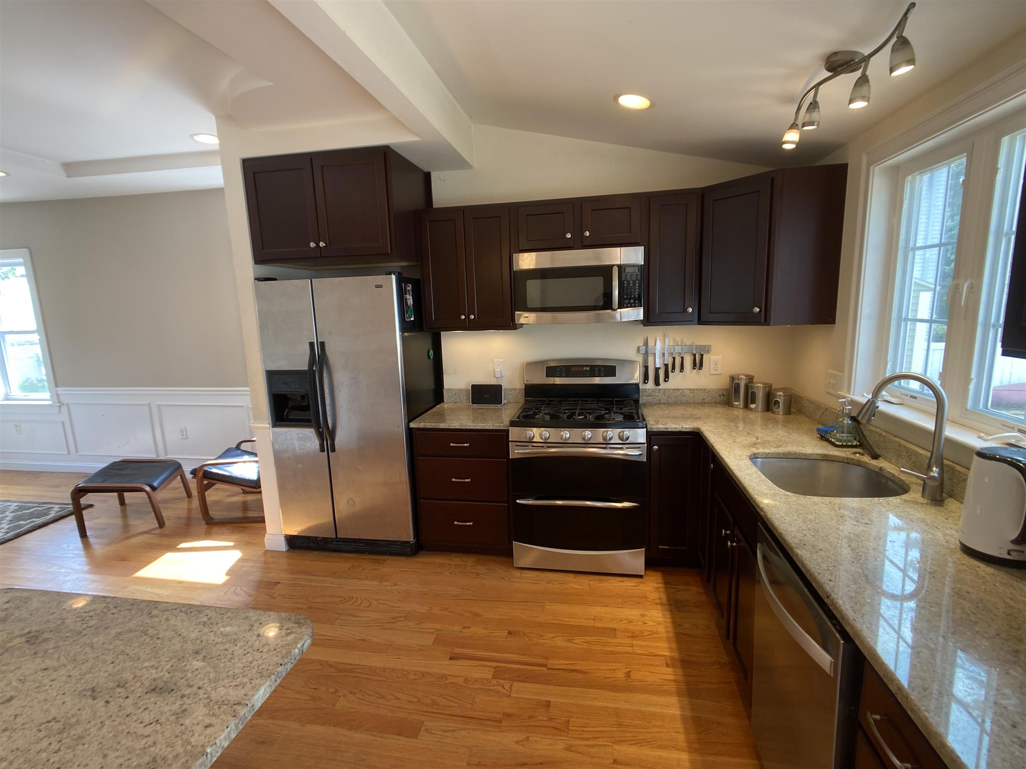 11 Winthrop Ct, Medford