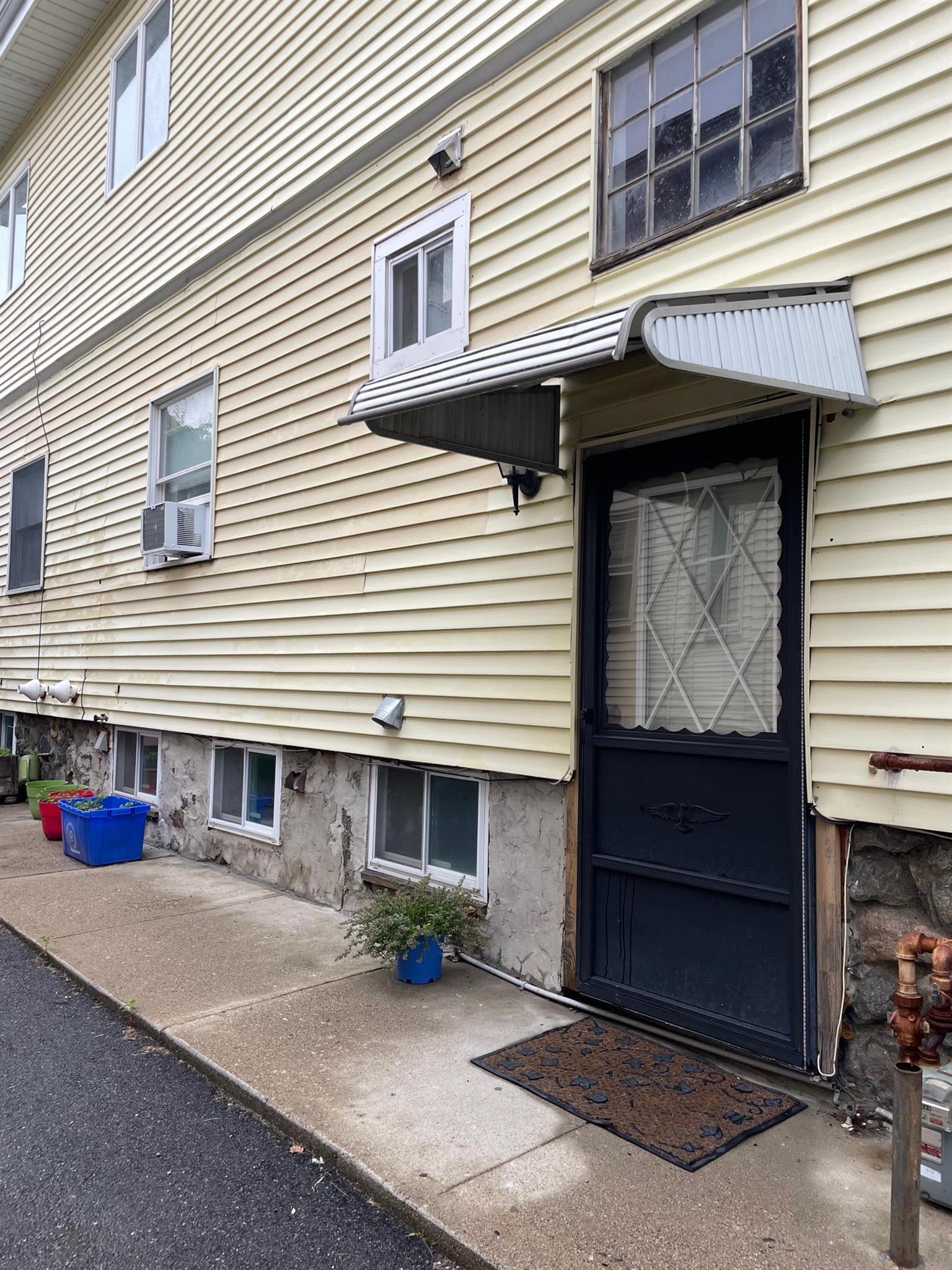 48 River St, Arlington