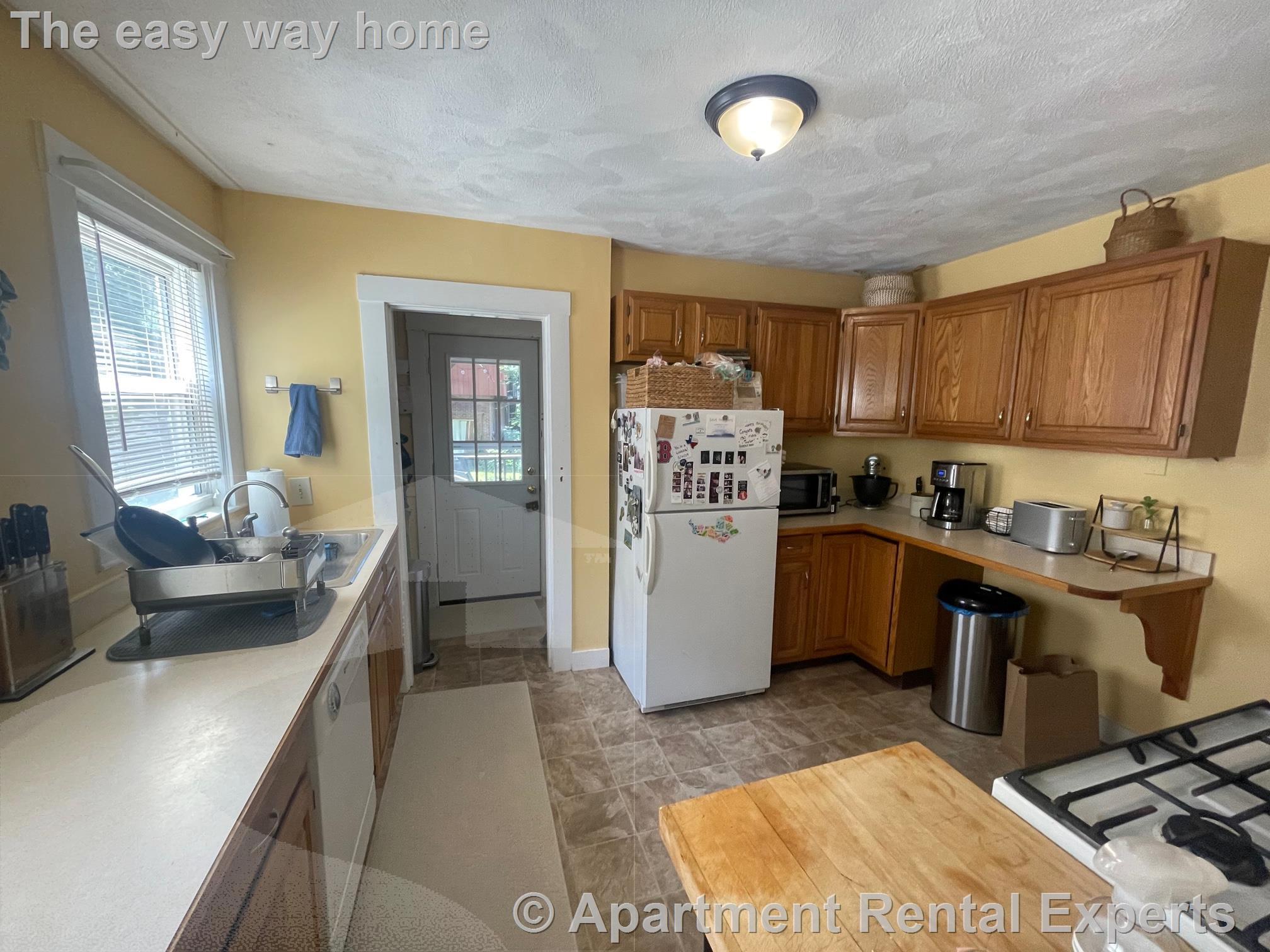 17 Irvington Rd, West Somerville