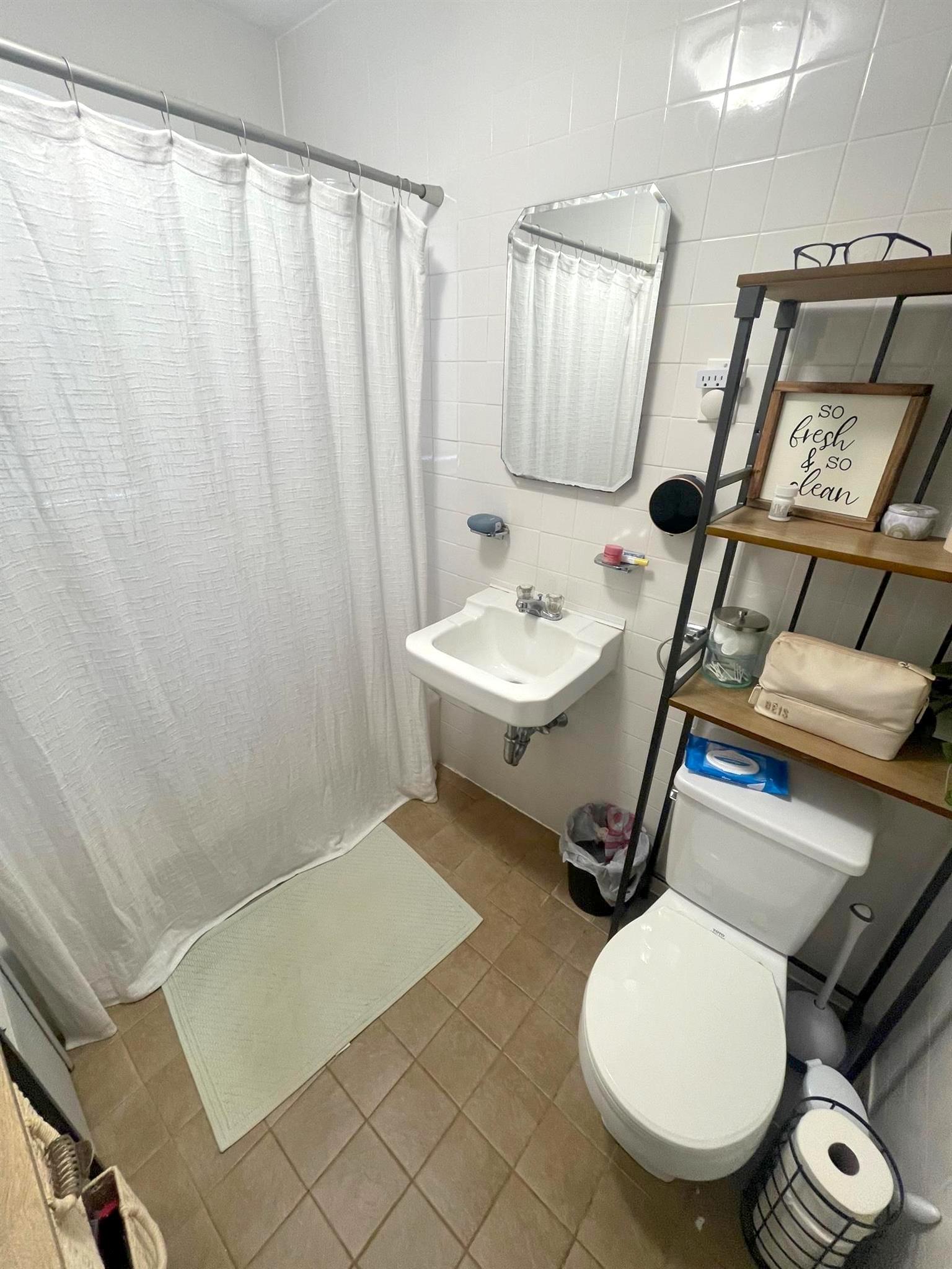 17 Irvington Rd, West Somerville