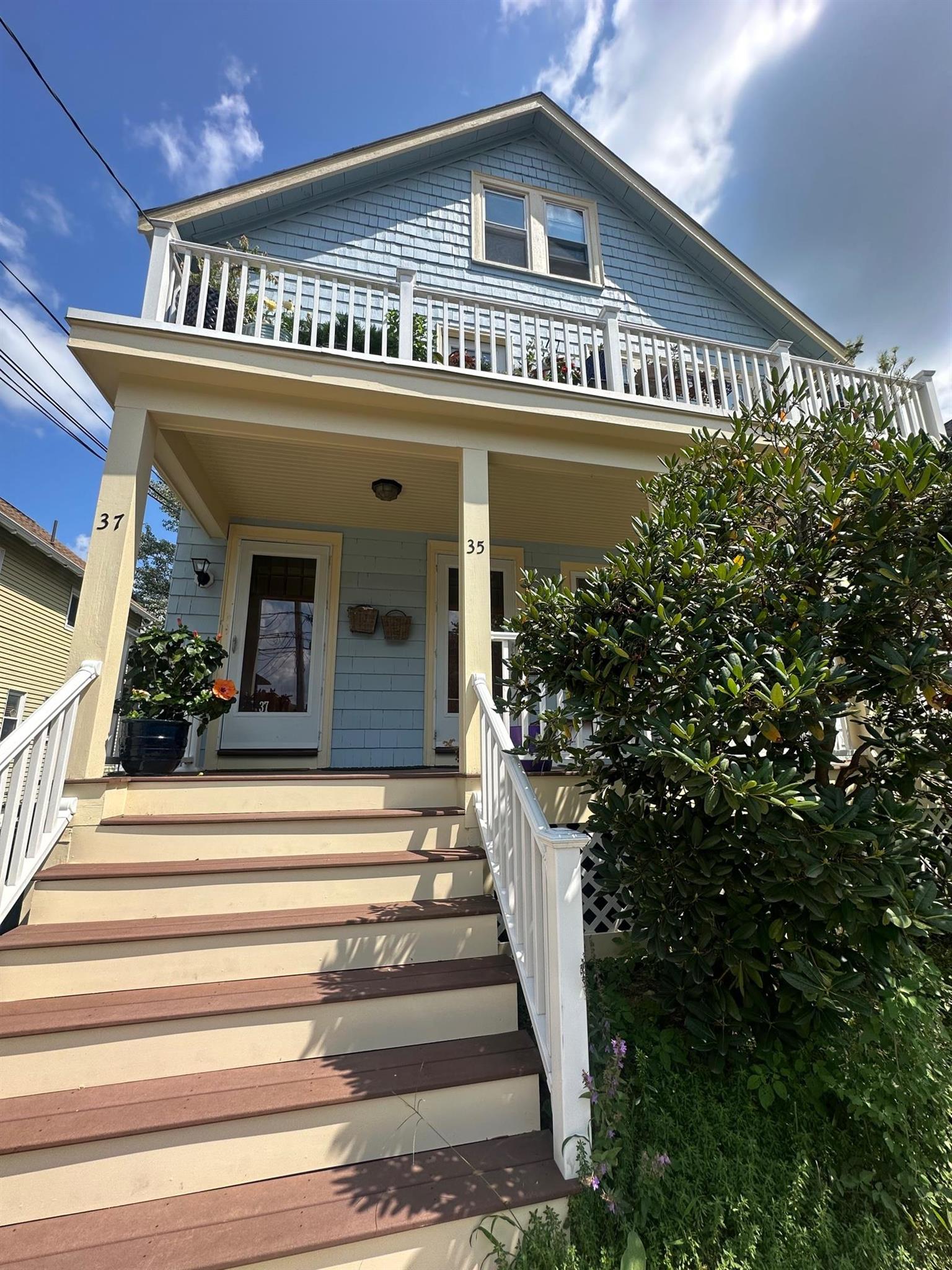 35 Sunset Rd, Davis Square