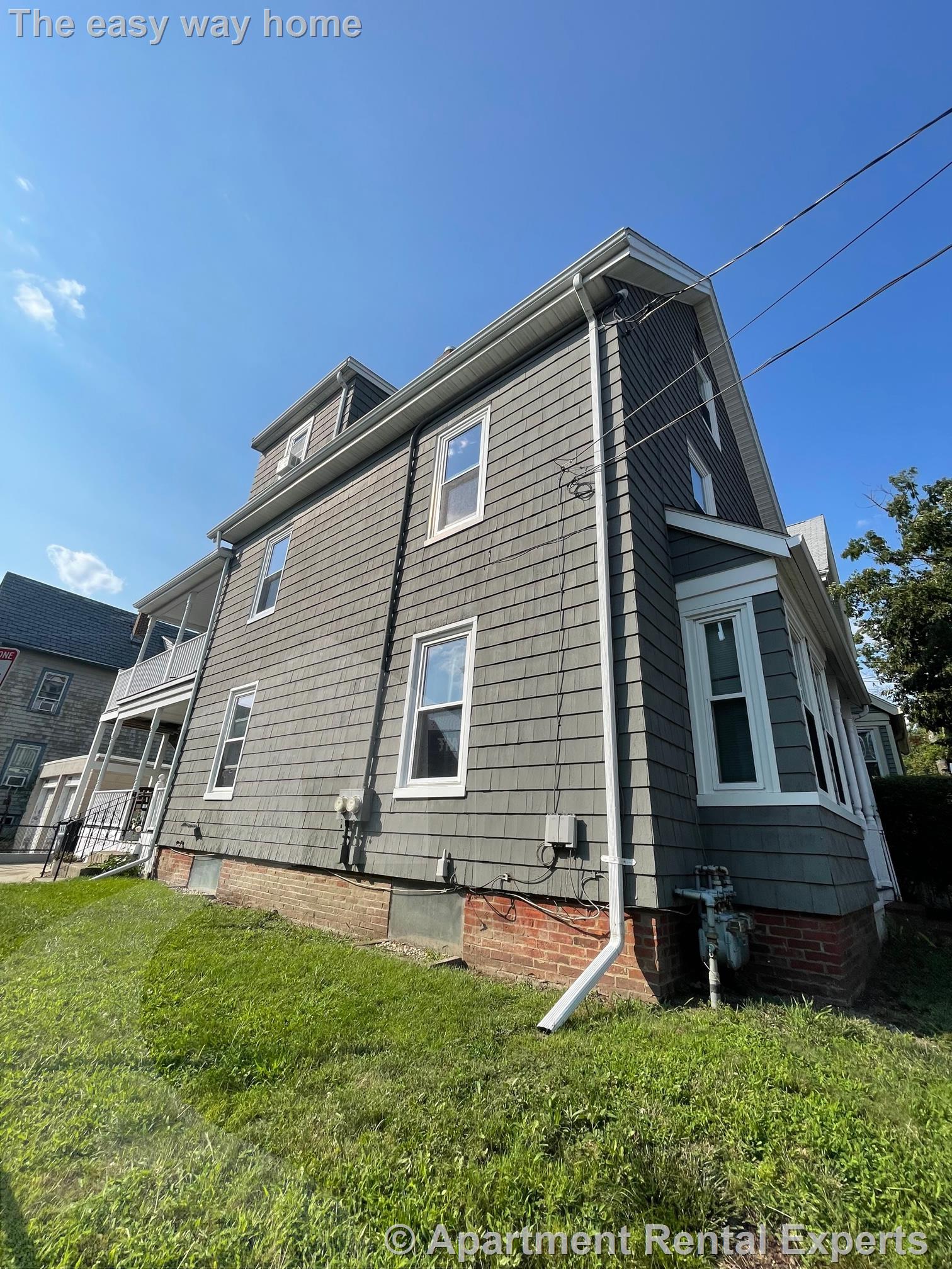 16 Porter, Porter Square