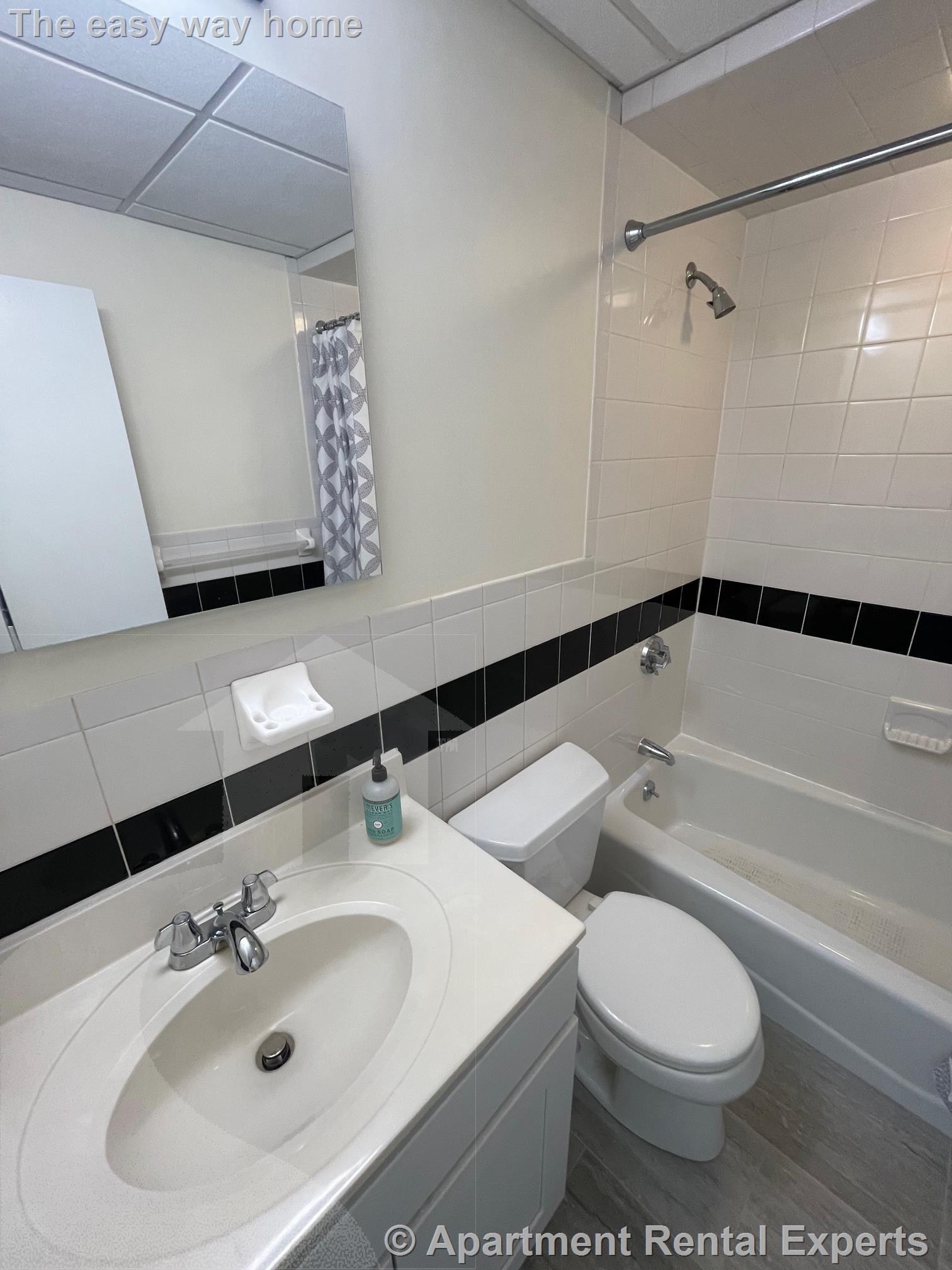 16 Porter, Porter Square