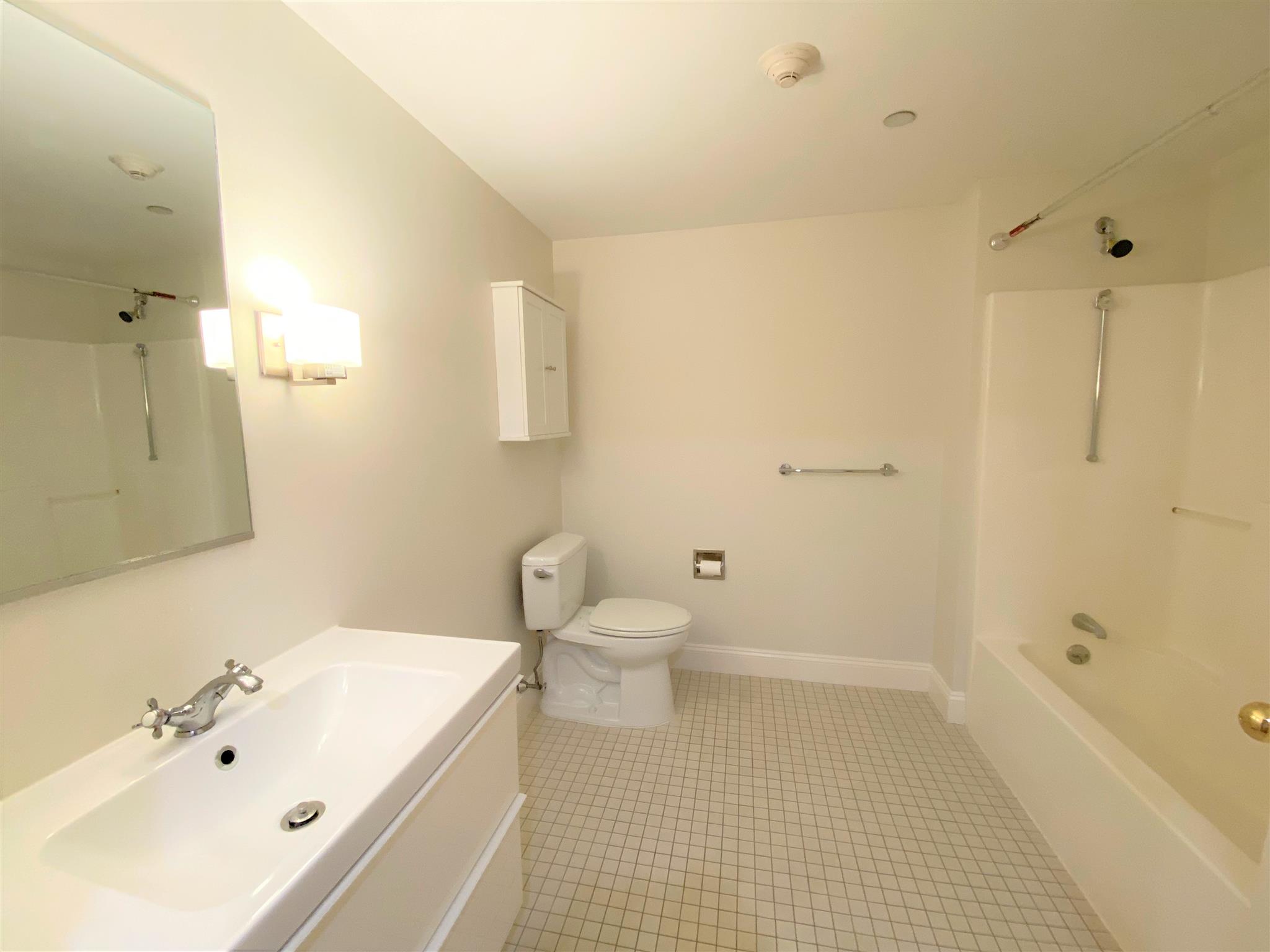 1008 Massachusetts Ave, Harvard Square