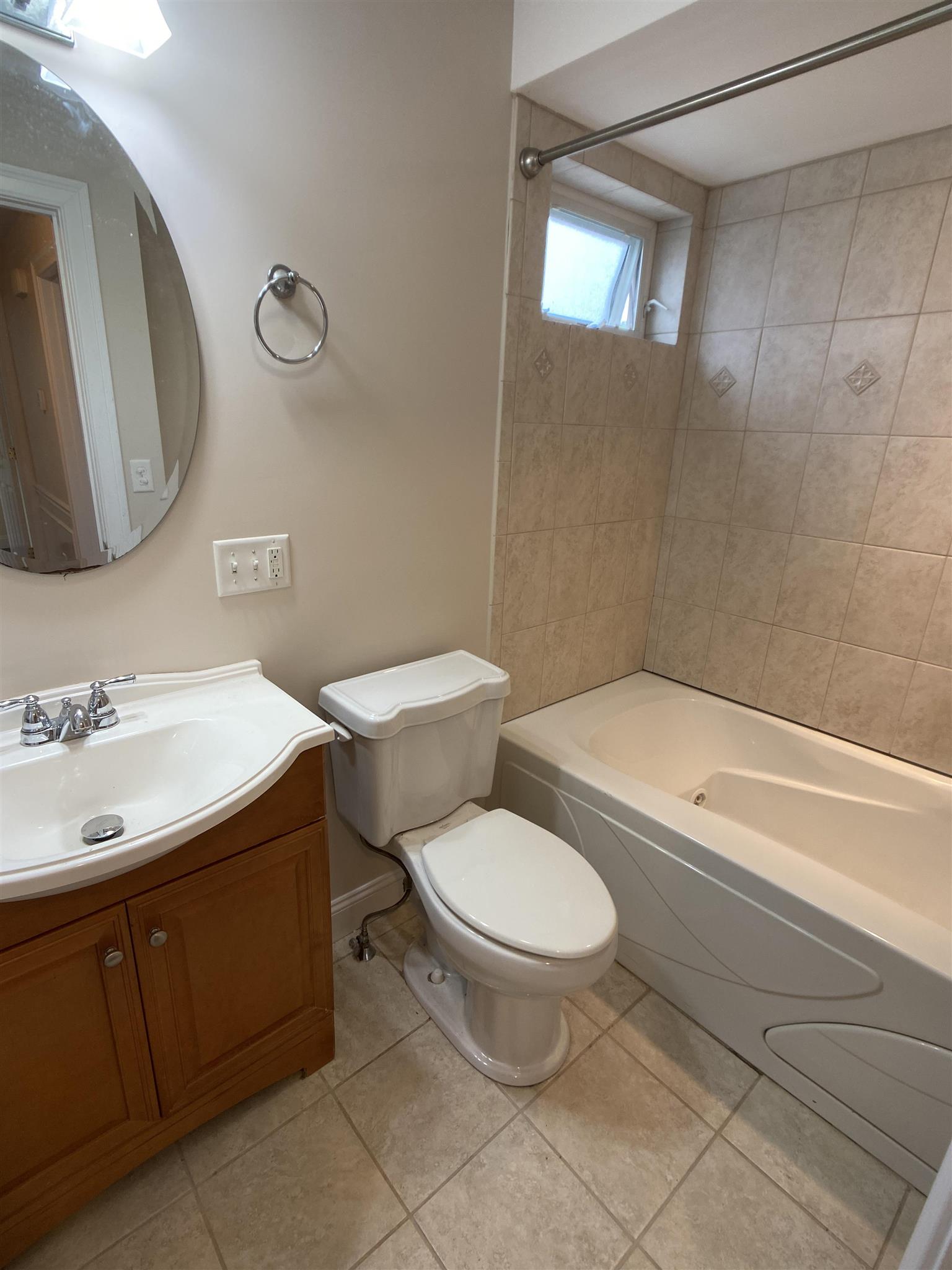 9 Winthrop Cr, Medford