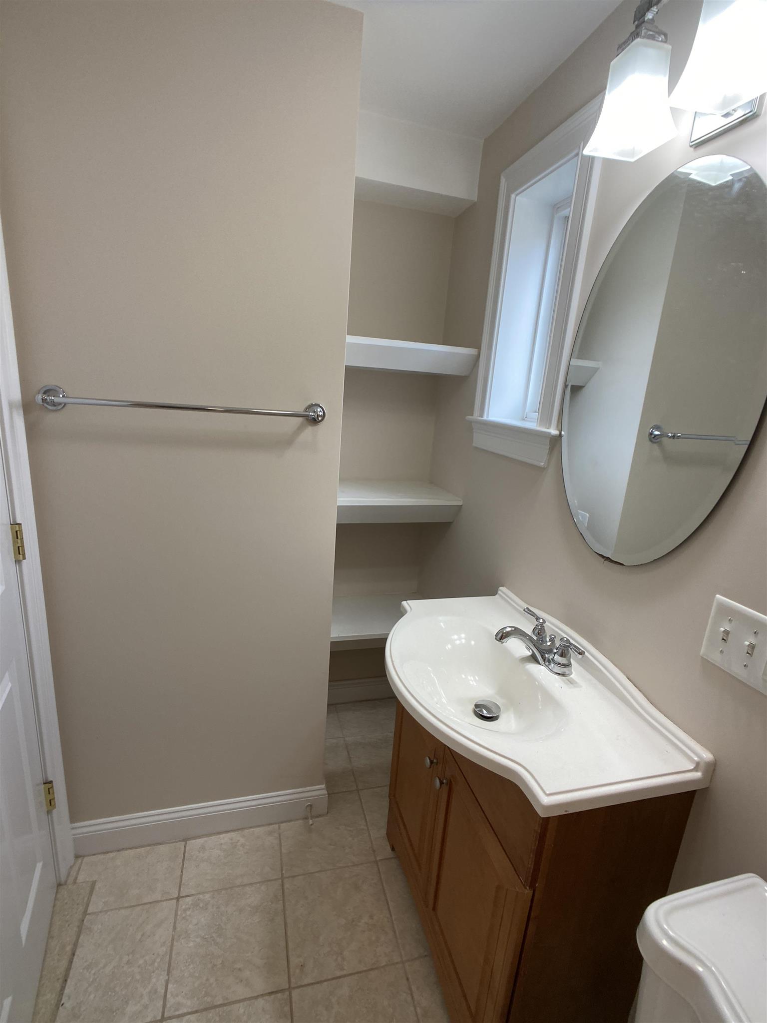 9 Winthrop Cr, Medford