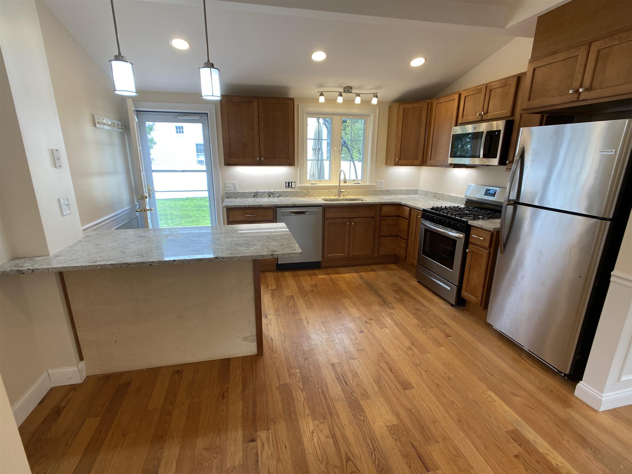 9 Winthrop Cr, Medford