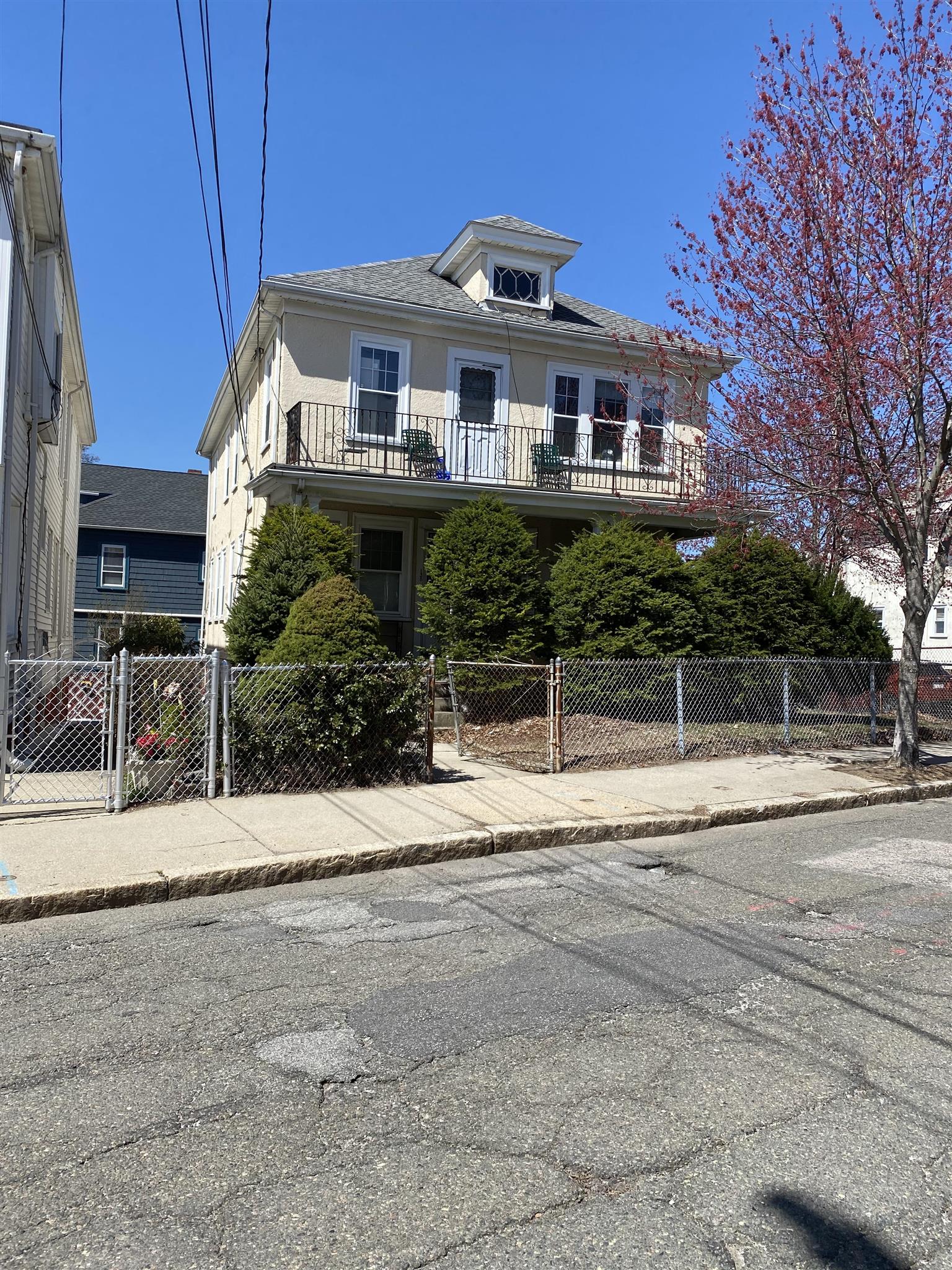 138 North, Teele Square