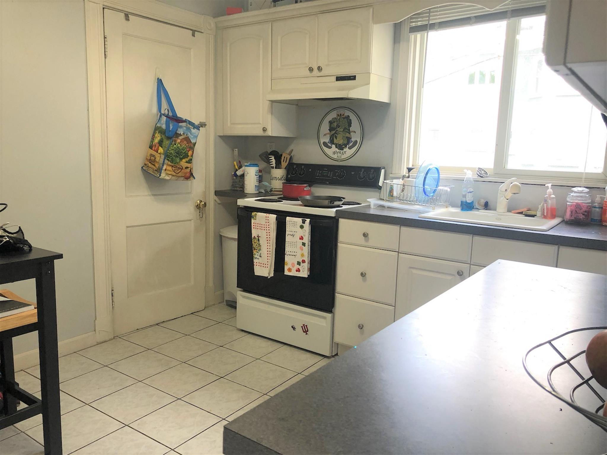 138 North, Teele Square