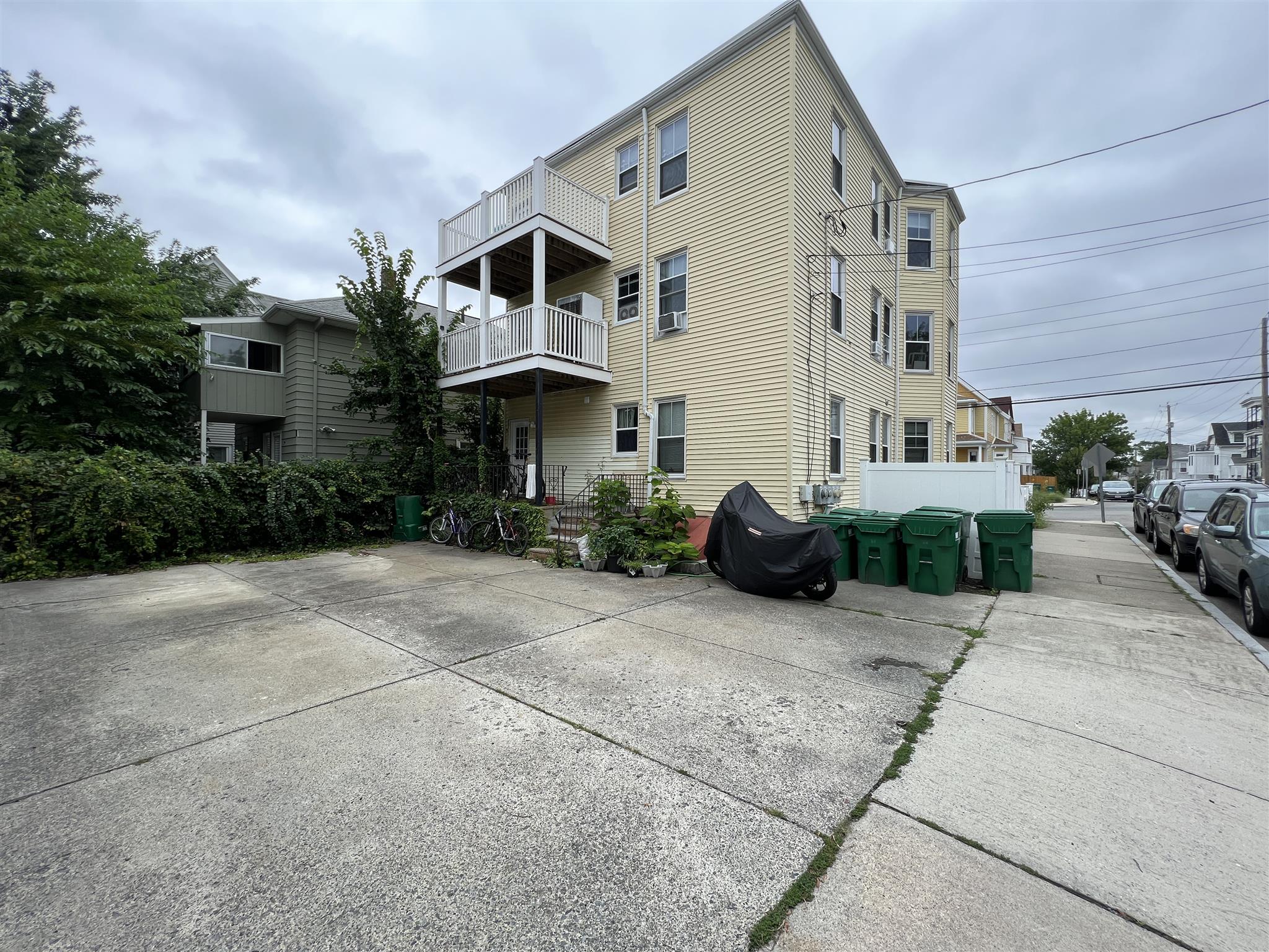 69 Winchester St, Tufts University