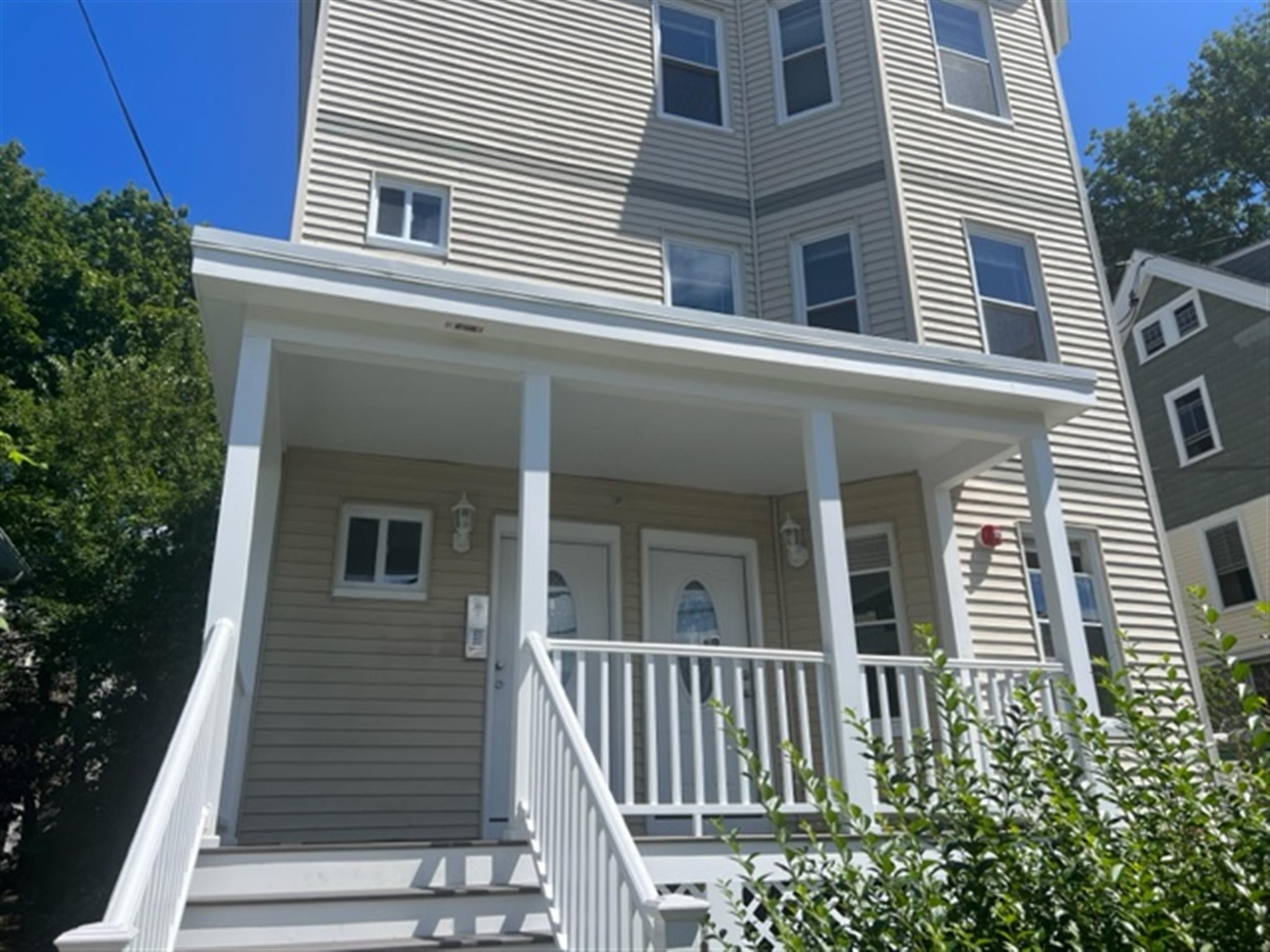 31 Raymond Ave, Davis Square