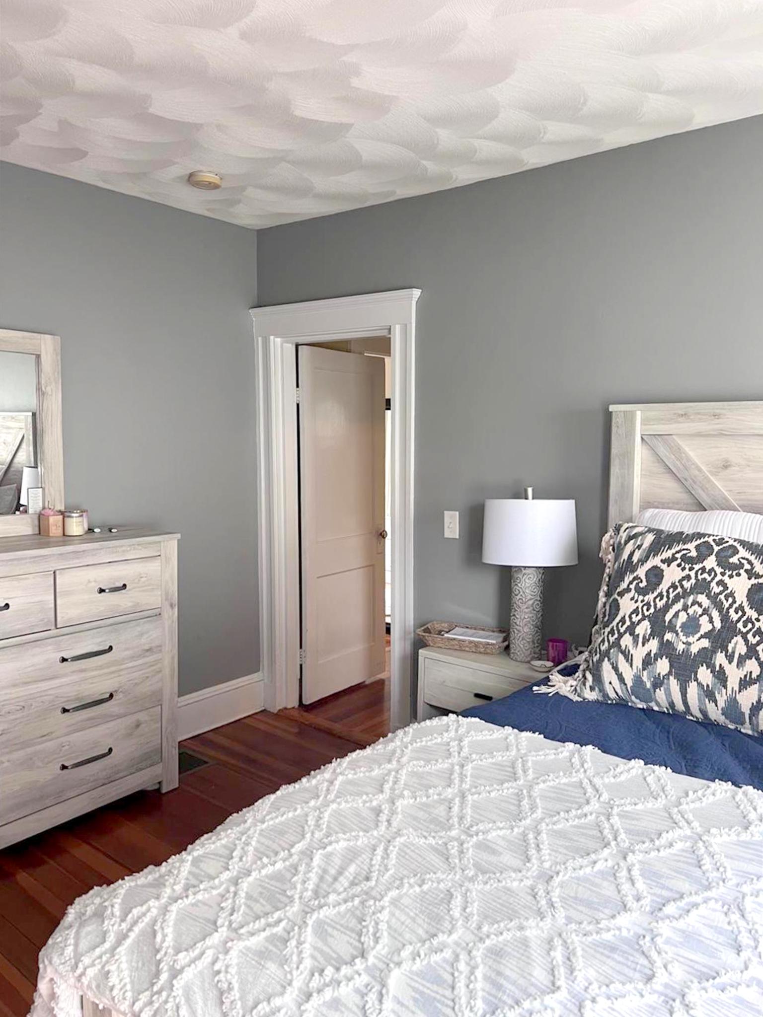 977 Broadway, Davis Square