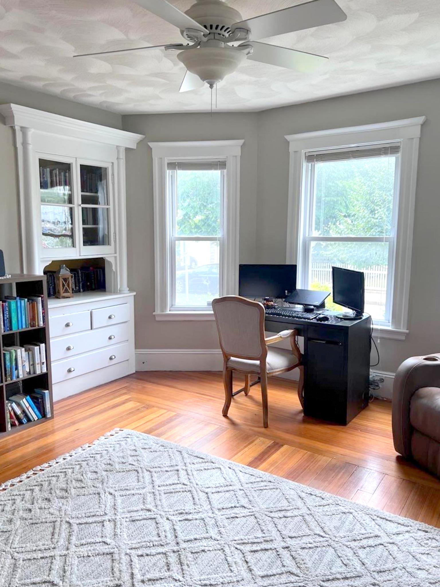 977 Broadway, Davis Square