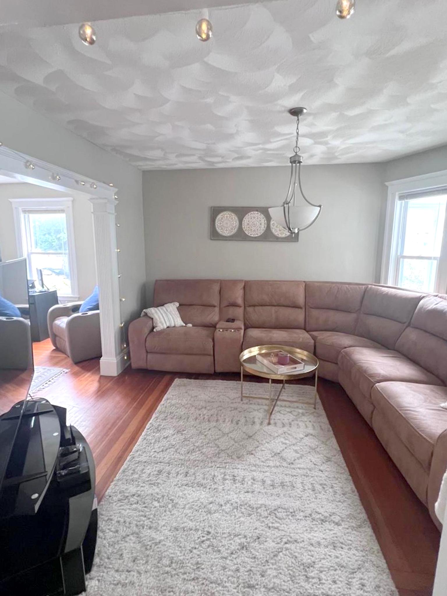 977 Broadway, Davis Square