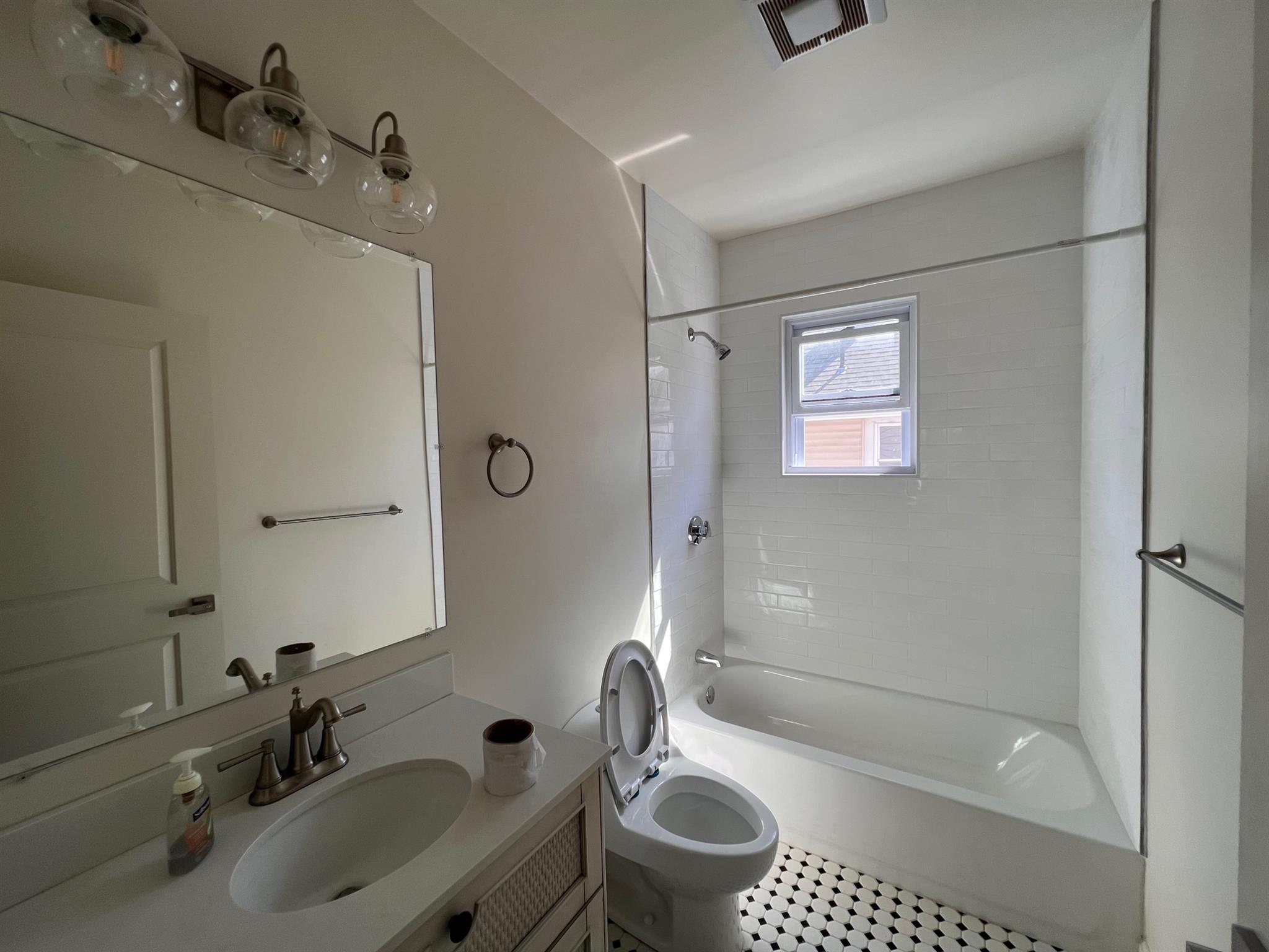 9 Bartlett St, Winter Hill