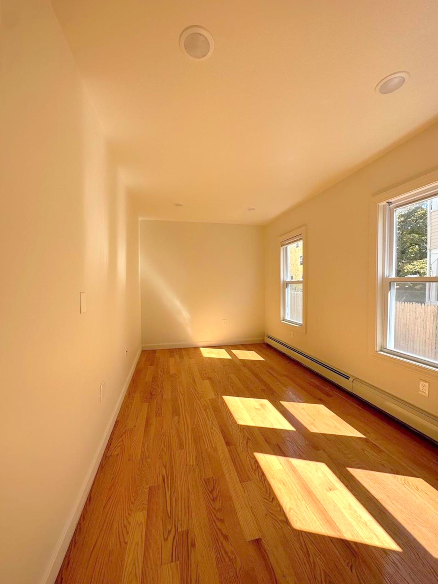 9 Bartlett St, Magoun Square