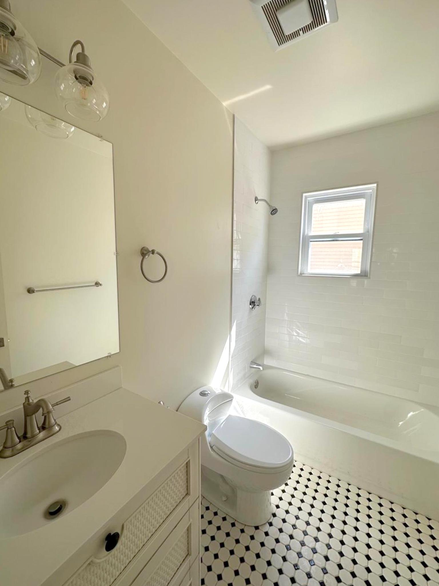 9 Bartlett St, Magoun Square