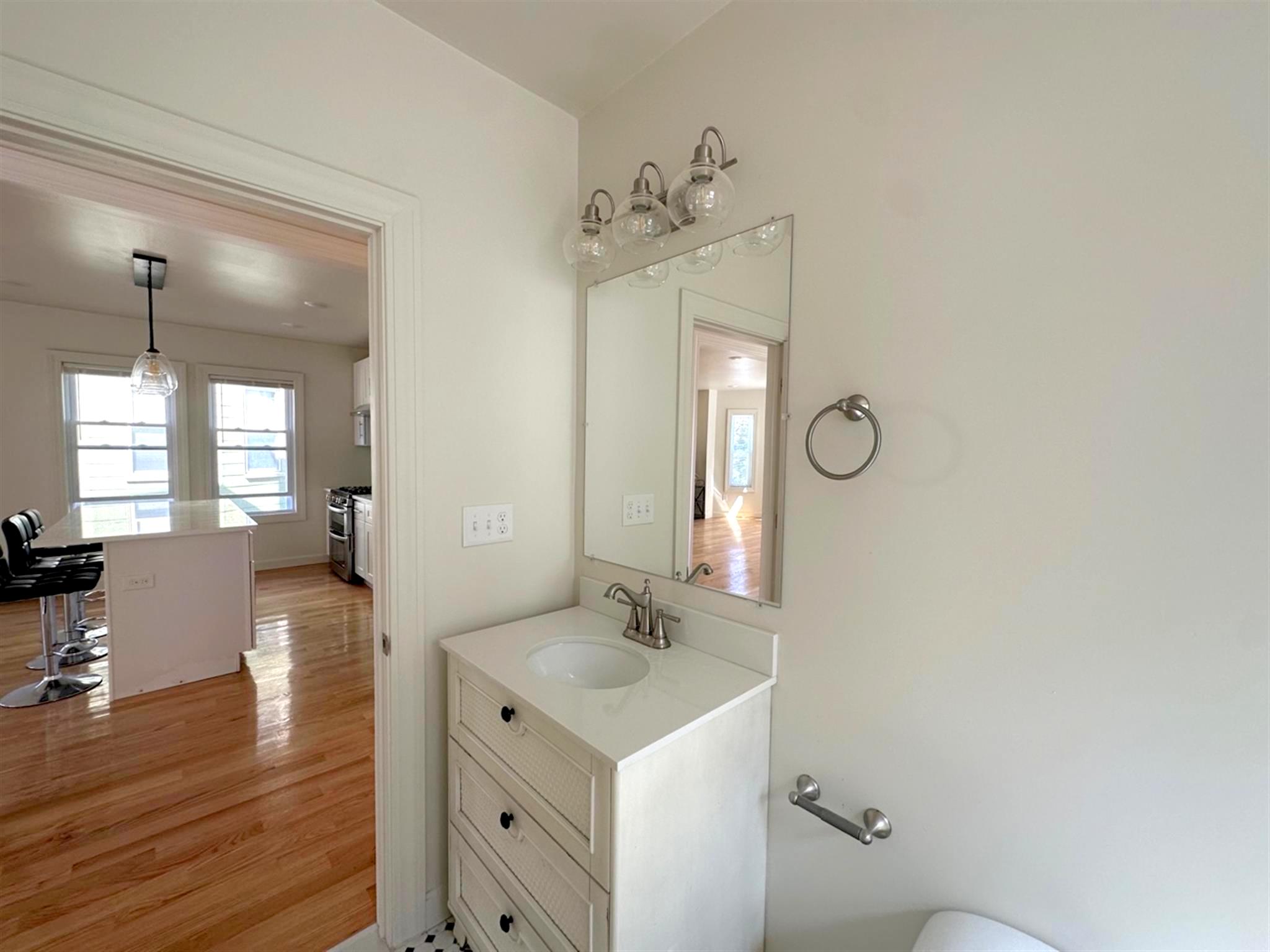 9 Bartlett St, Magoun Square