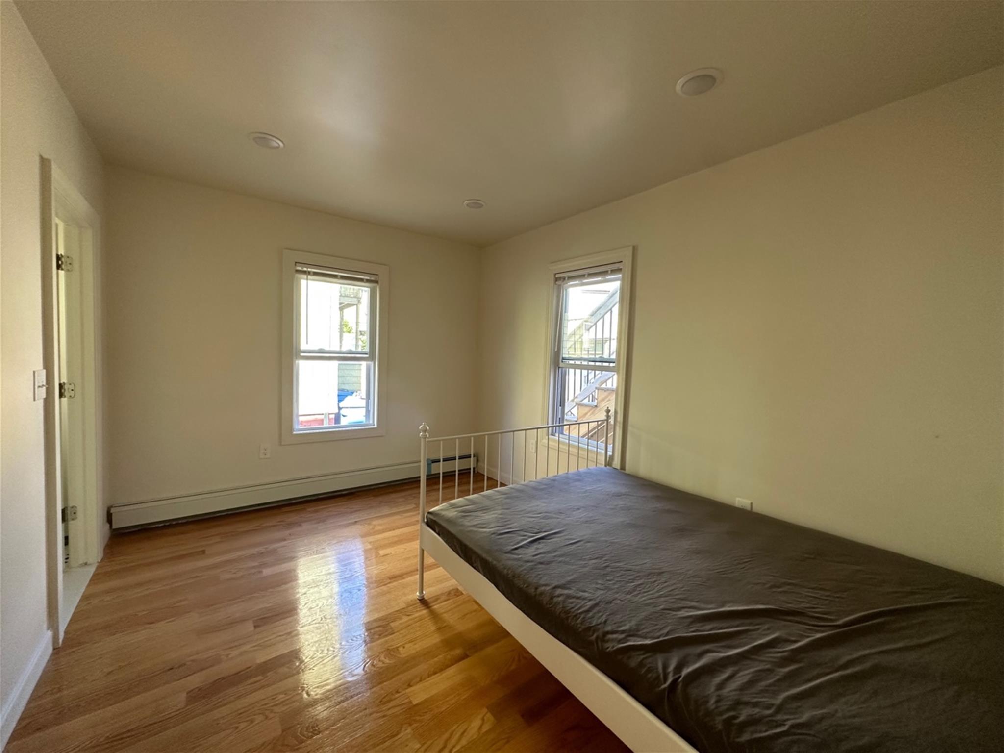 9 Bartlett St, Magoun Square