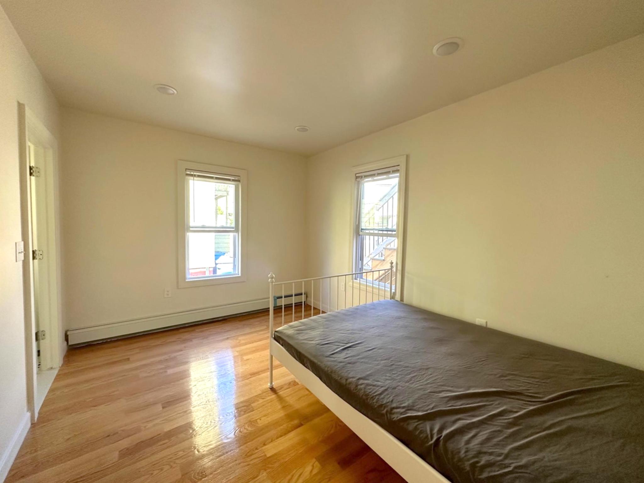 9 Bartlett St, Magoun Square