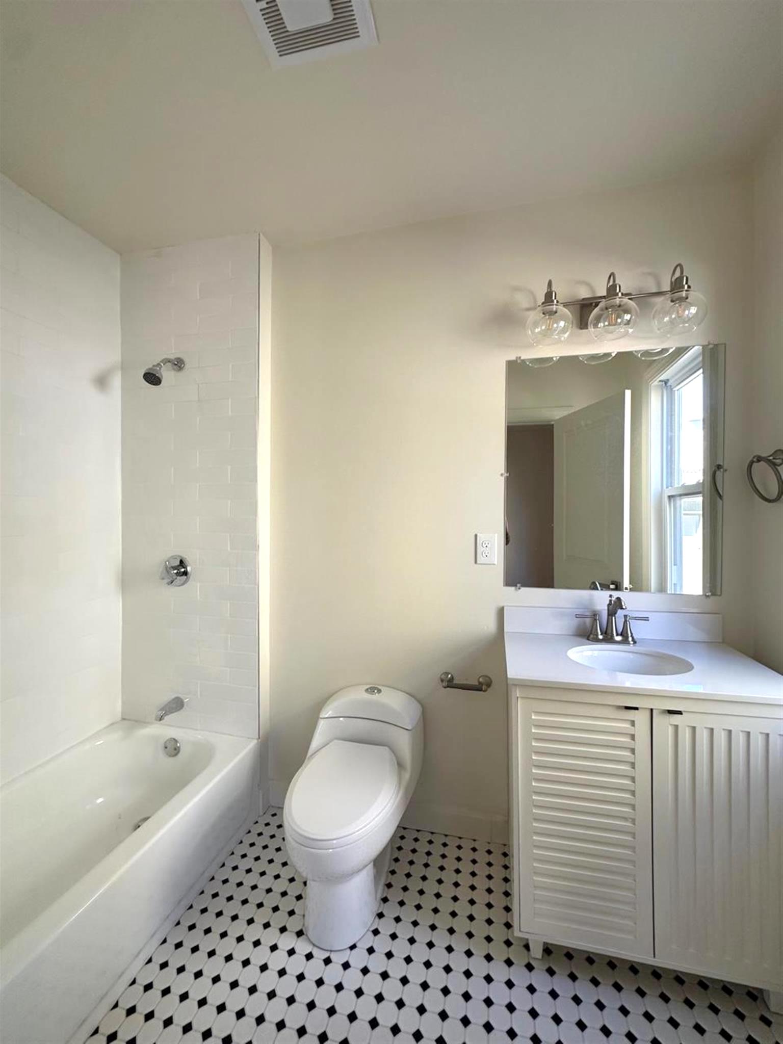 9 Bartlett St, Magoun Square