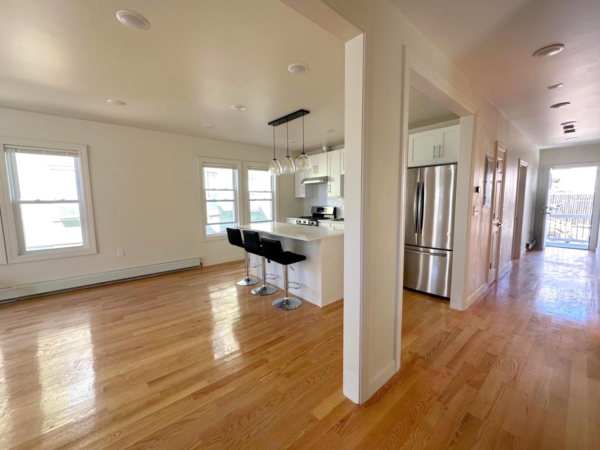 9 Bartlett St, Magoun Square