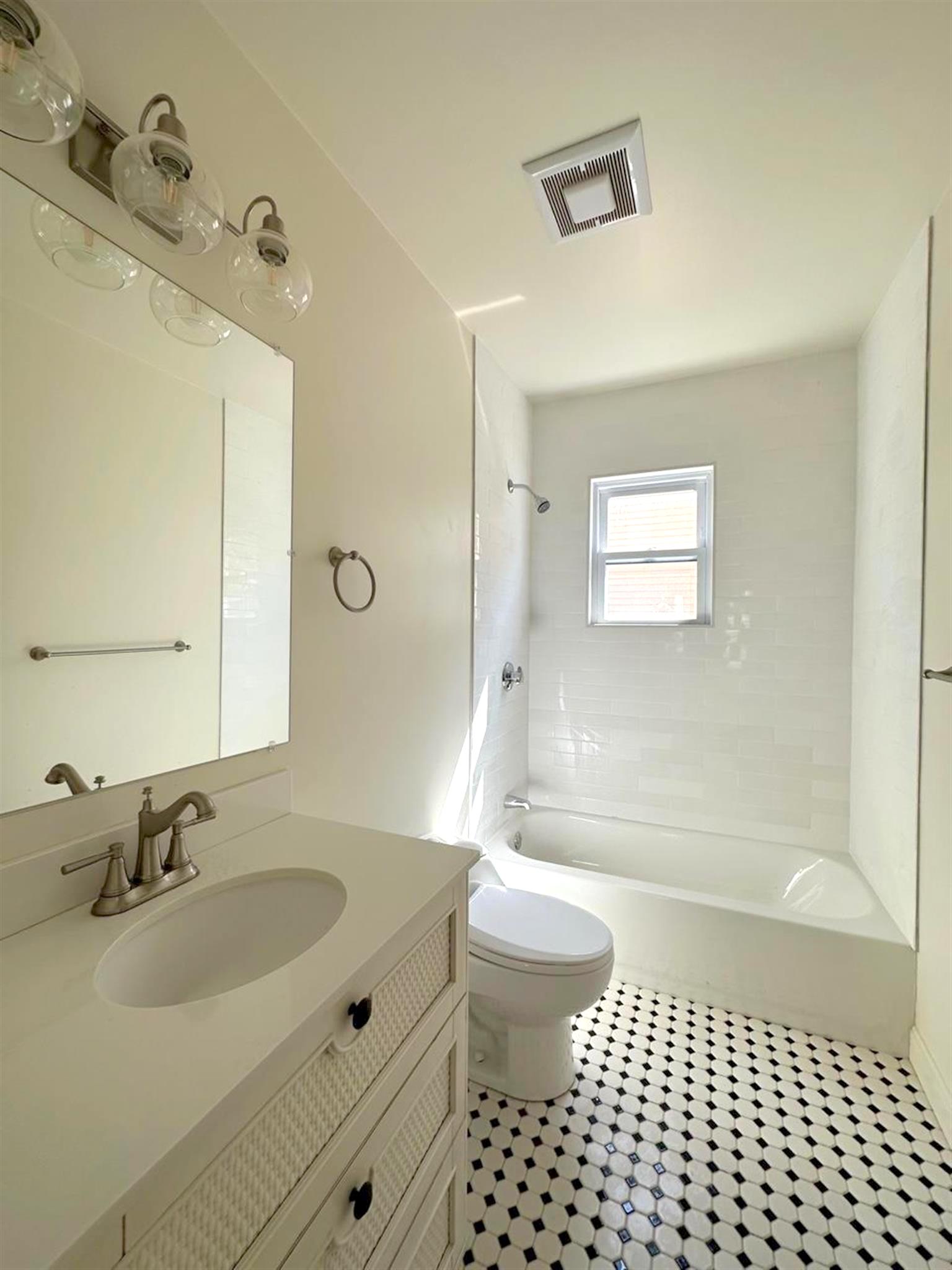 9 Bartlett St, Magoun Square