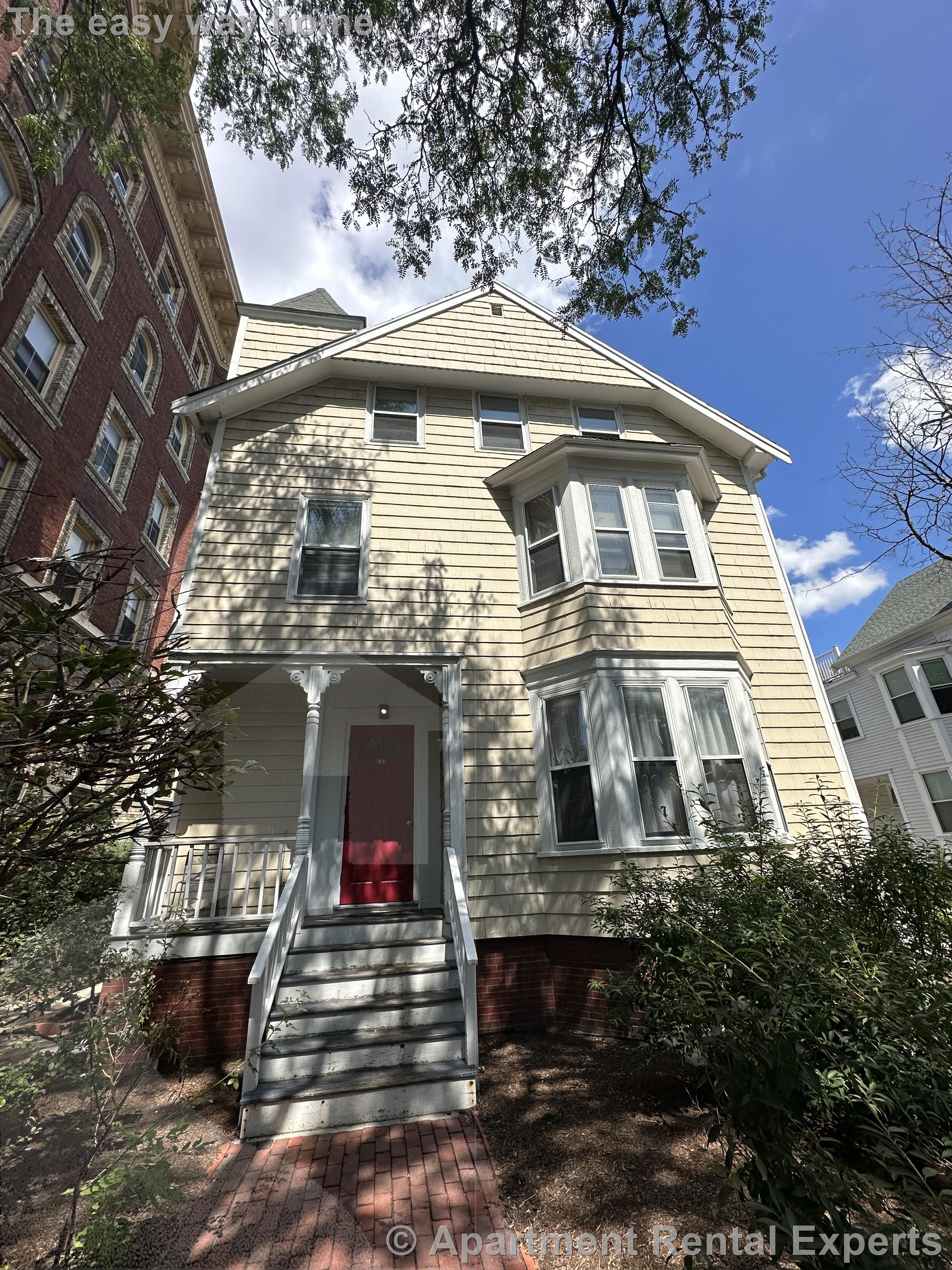 381 Harvard, Harvard Square