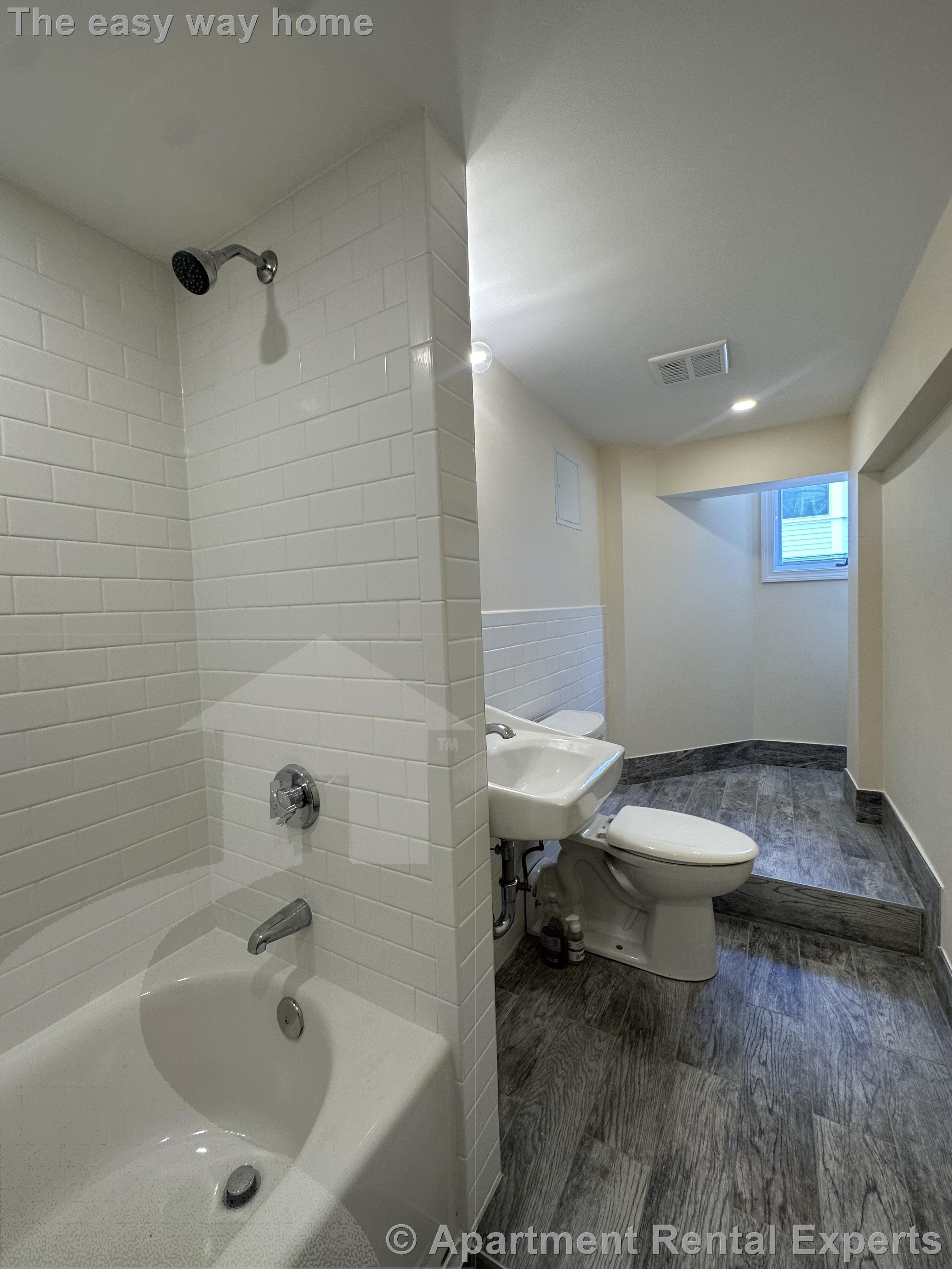 381 Harvard, Harvard Square