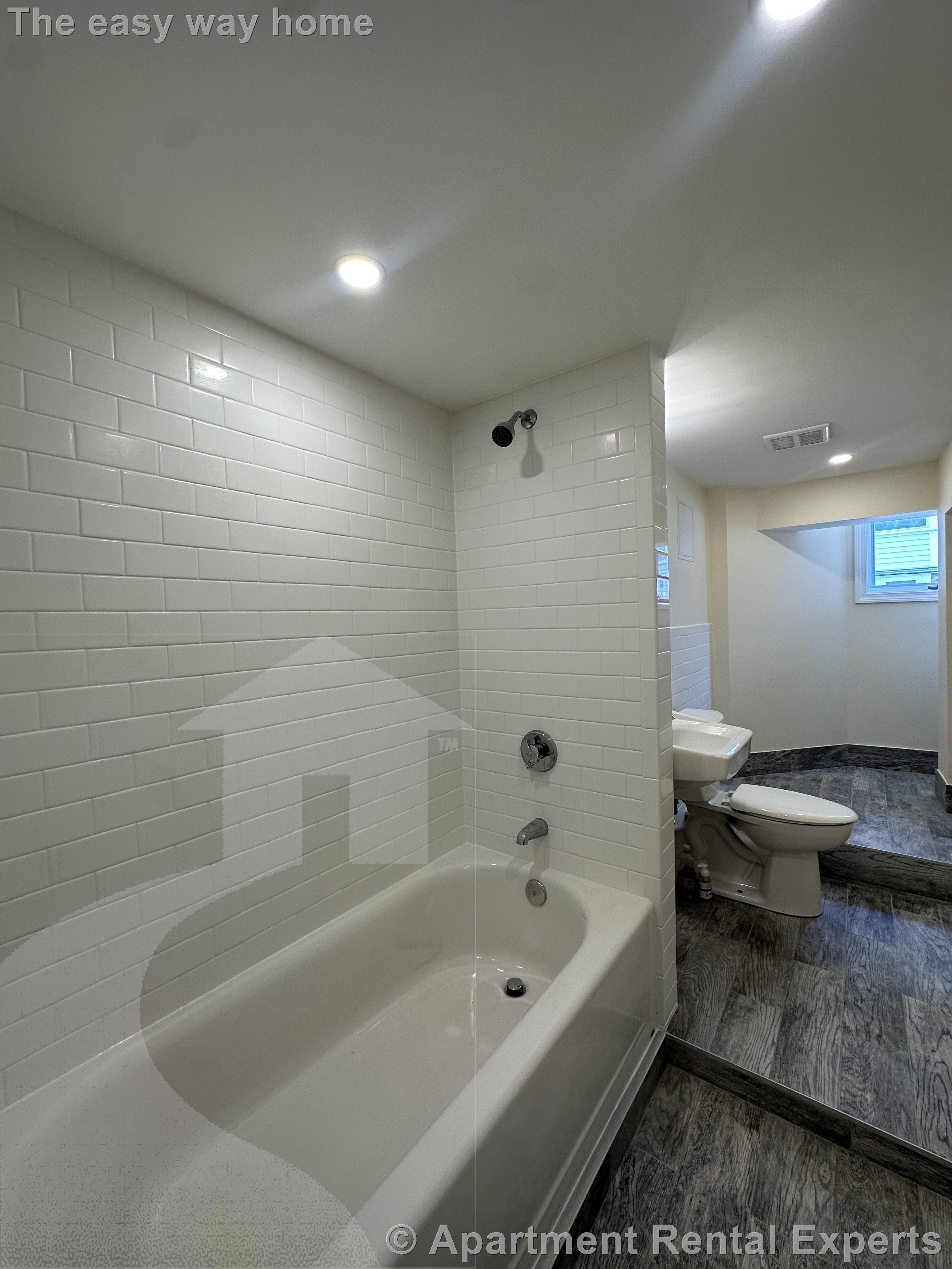 381 Harvard, Harvard Square