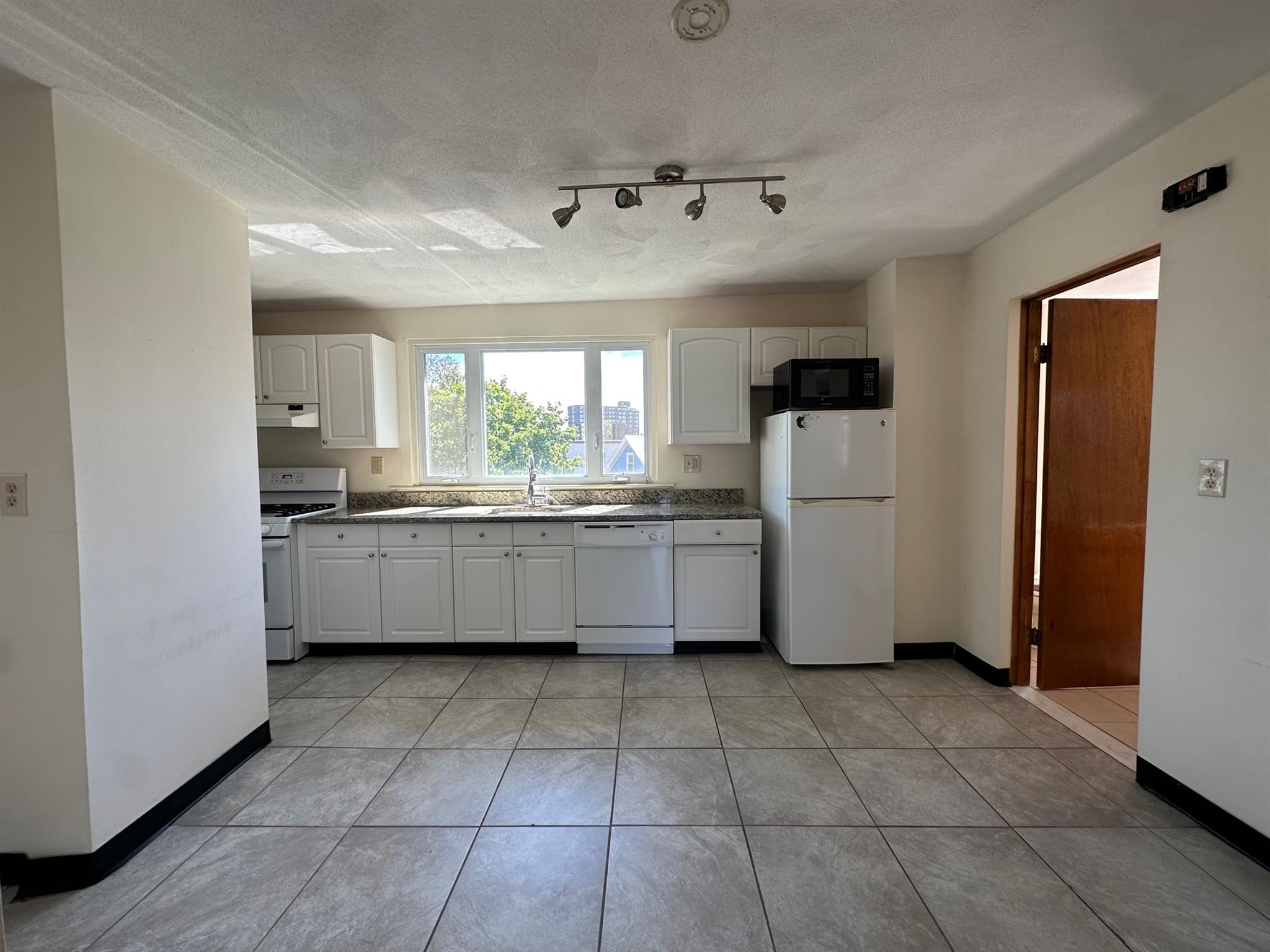 8 Leon St, Union Square