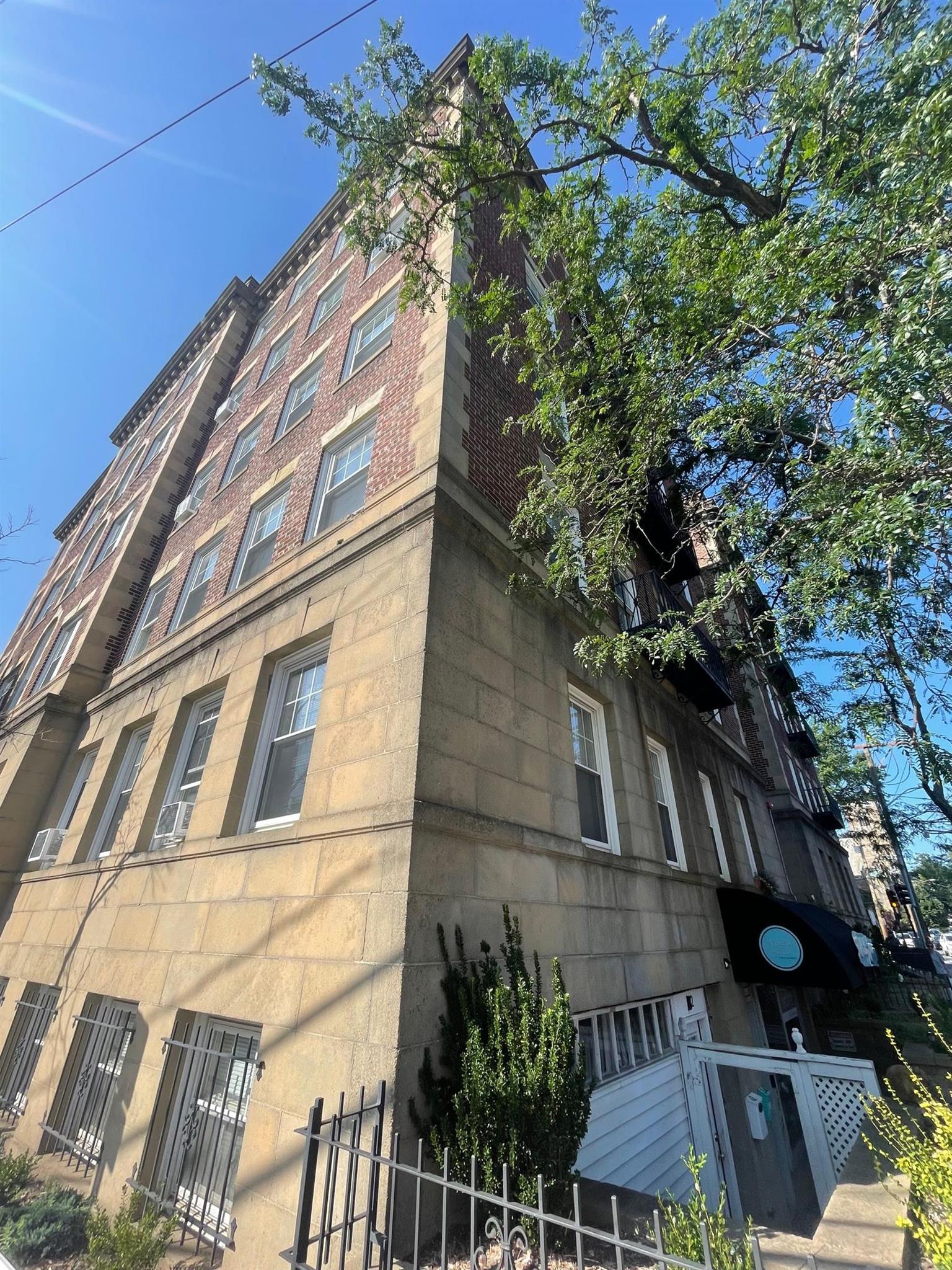 36 College Ave, Davis Square