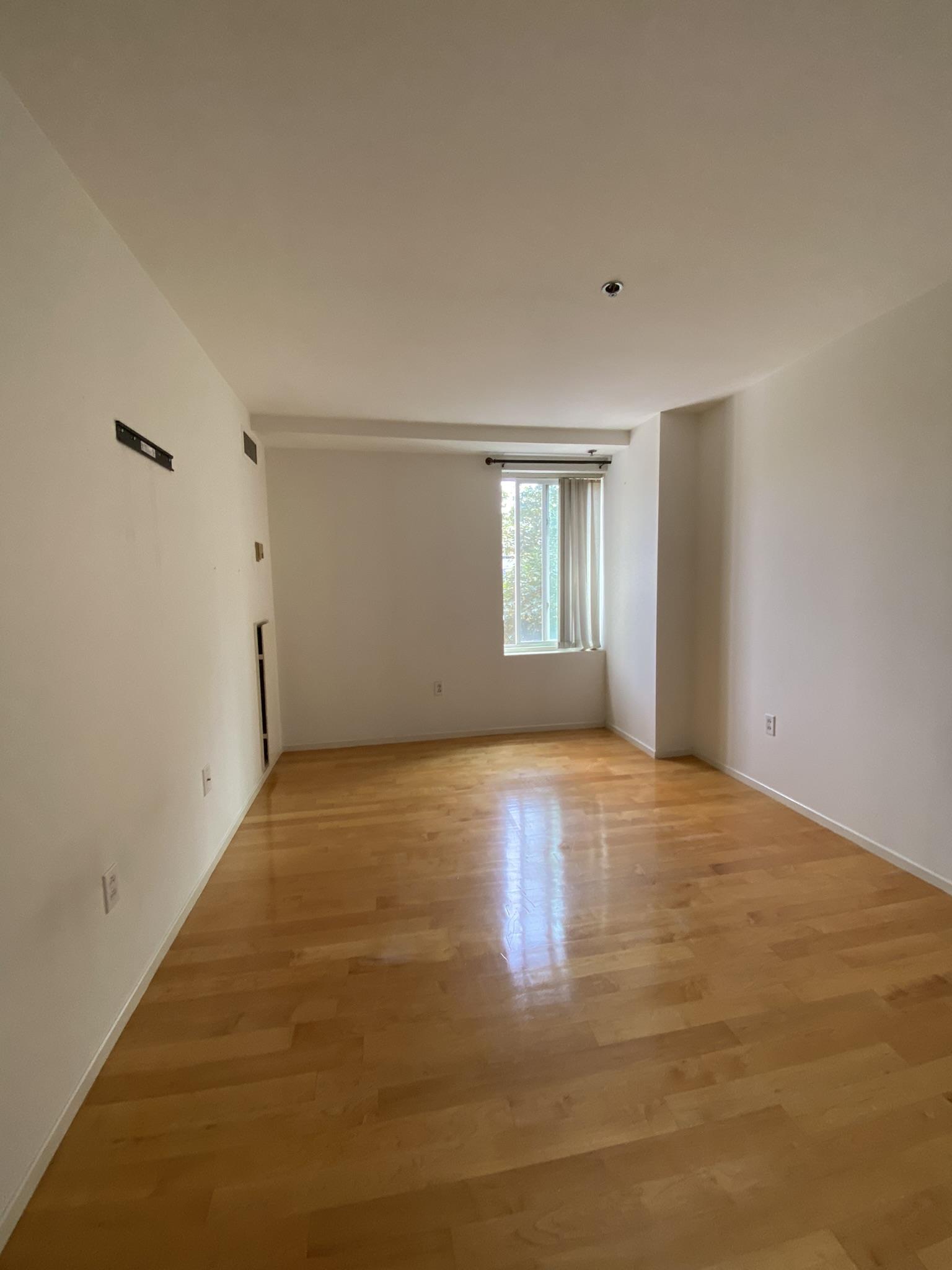 950 Massachusetts Ave, Harvard Square