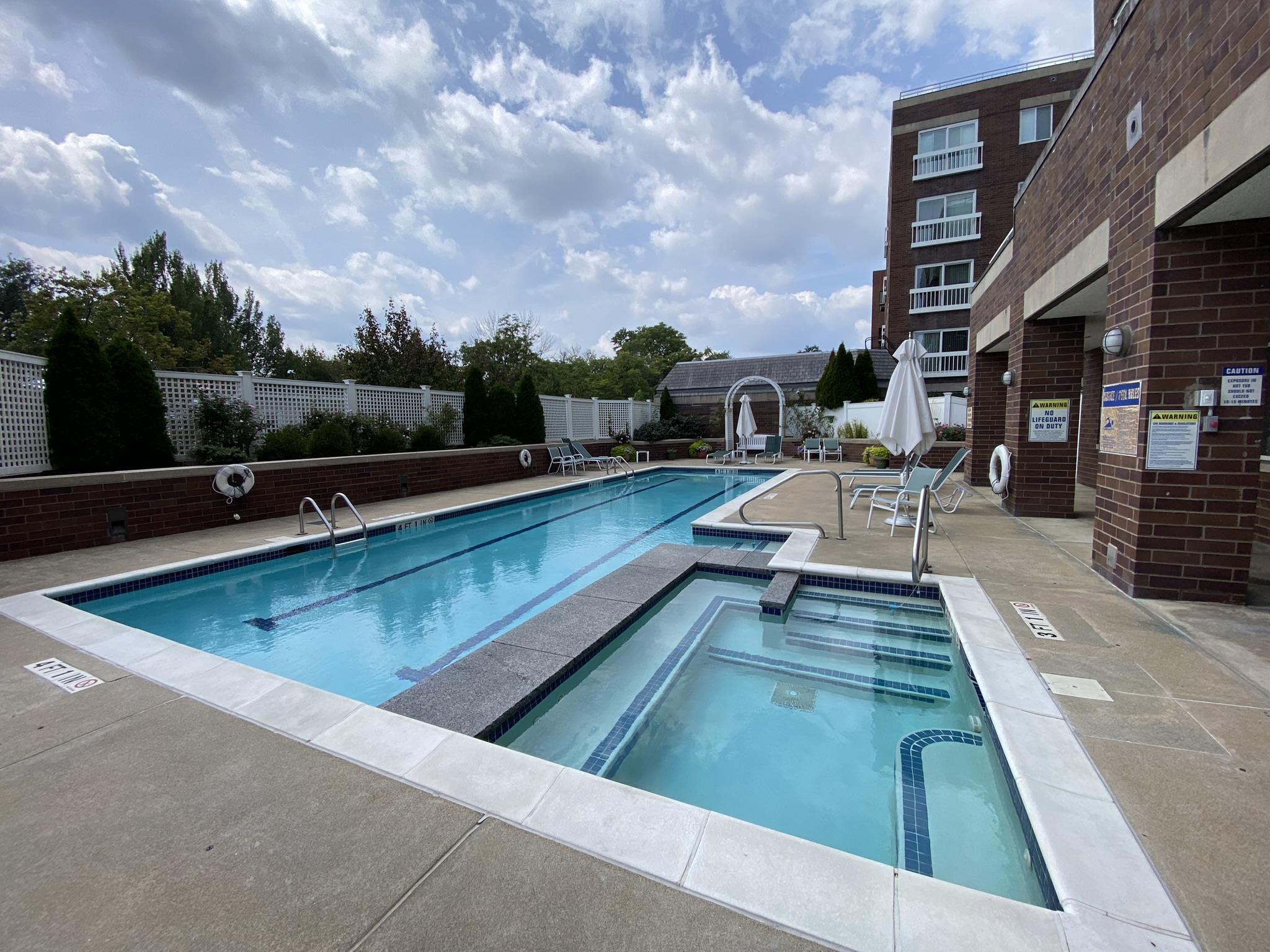 950 Massachusetts Ave, Harvard Square