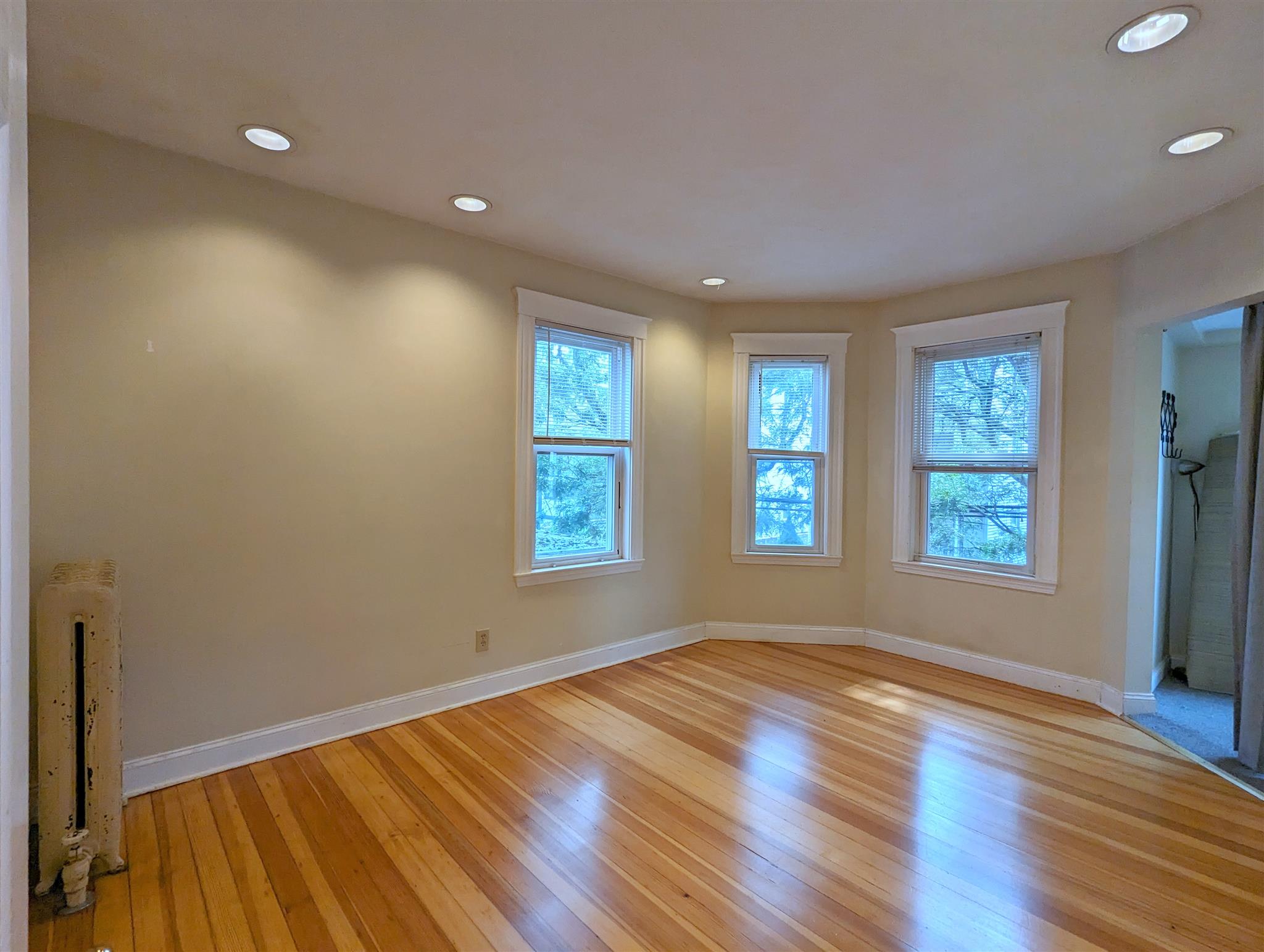 79 Conwell Ave, West Somerville