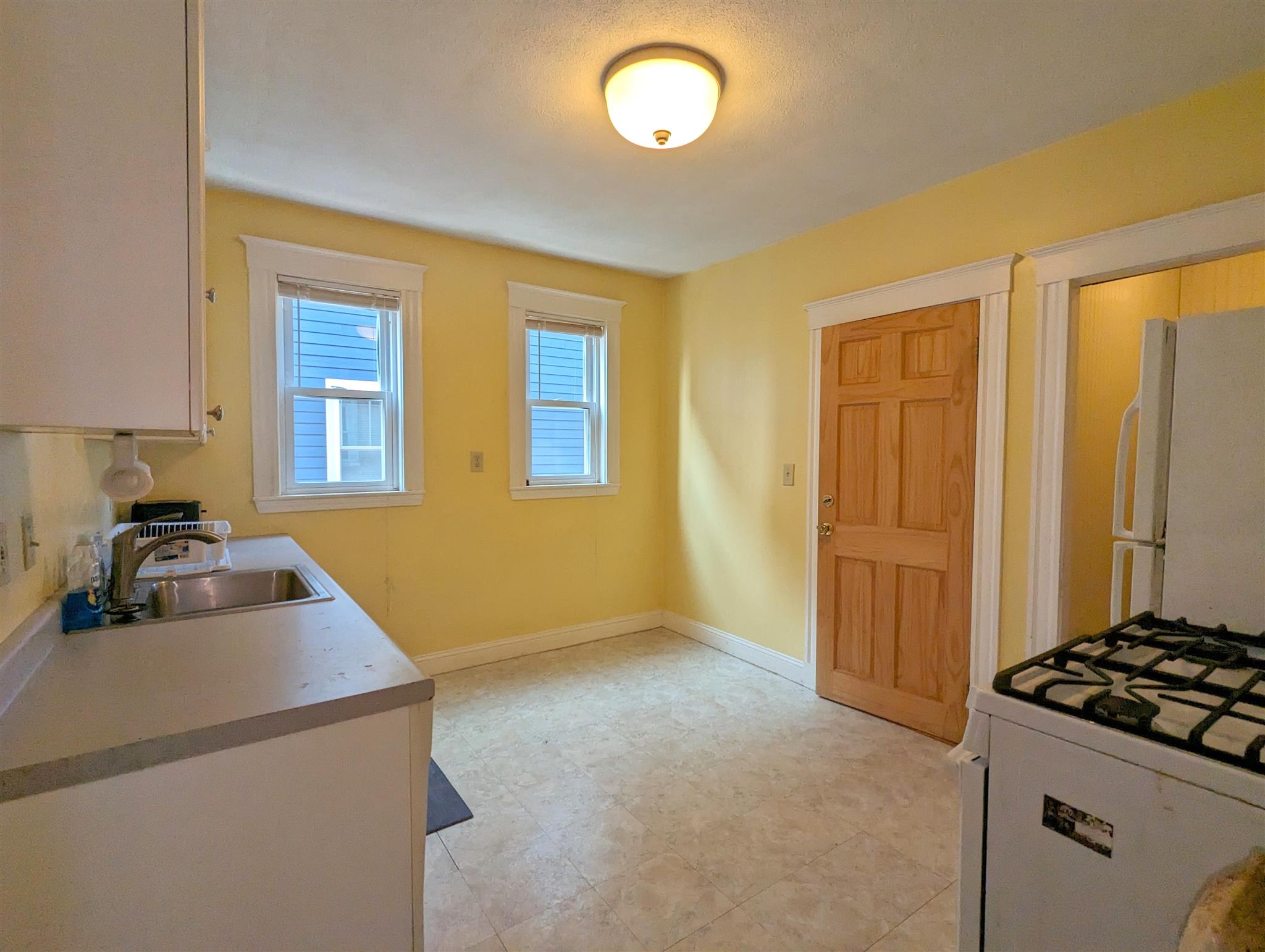 79 Conwell Ave, West Somerville