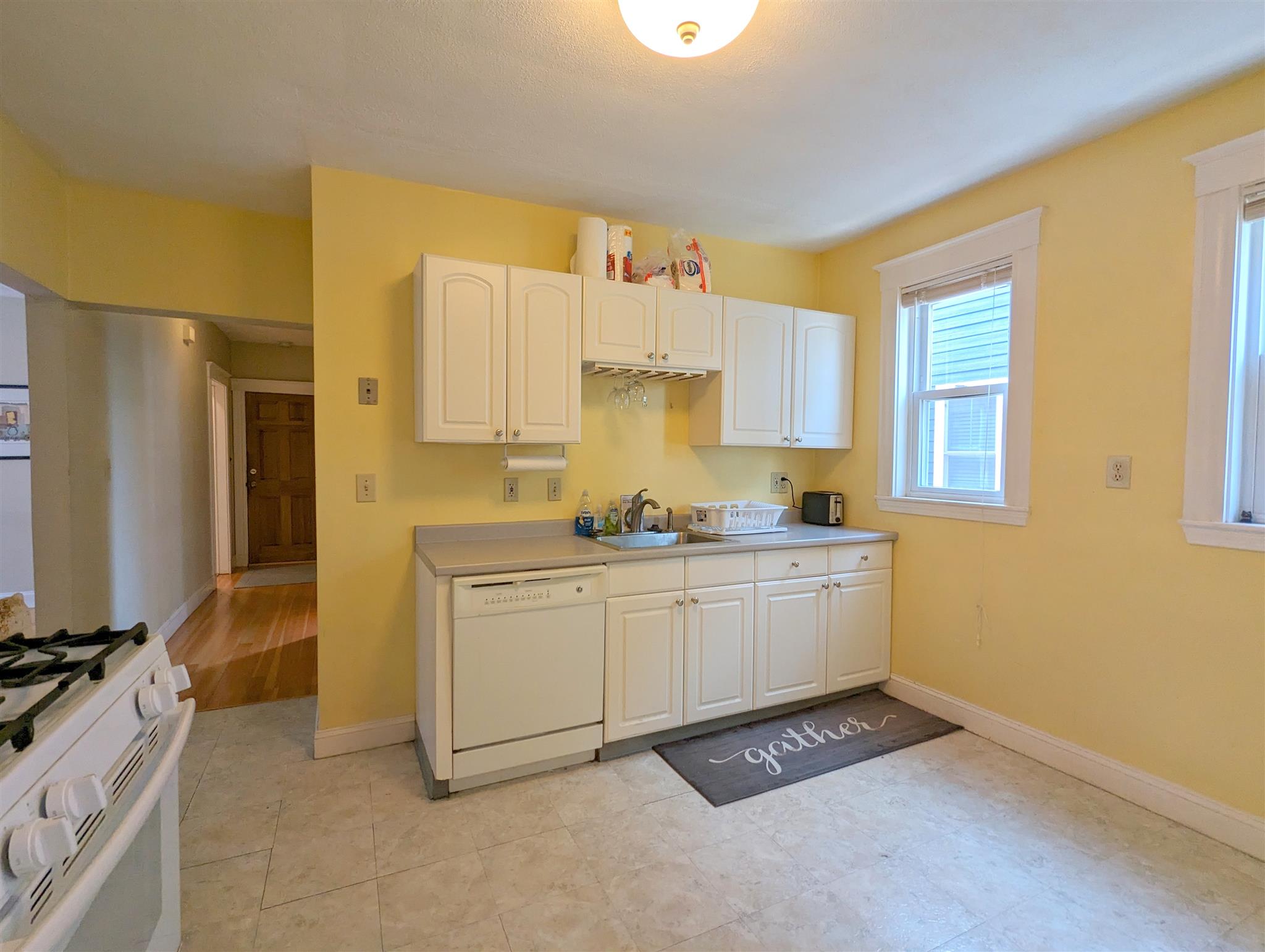 79 Conwell Ave, West Somerville