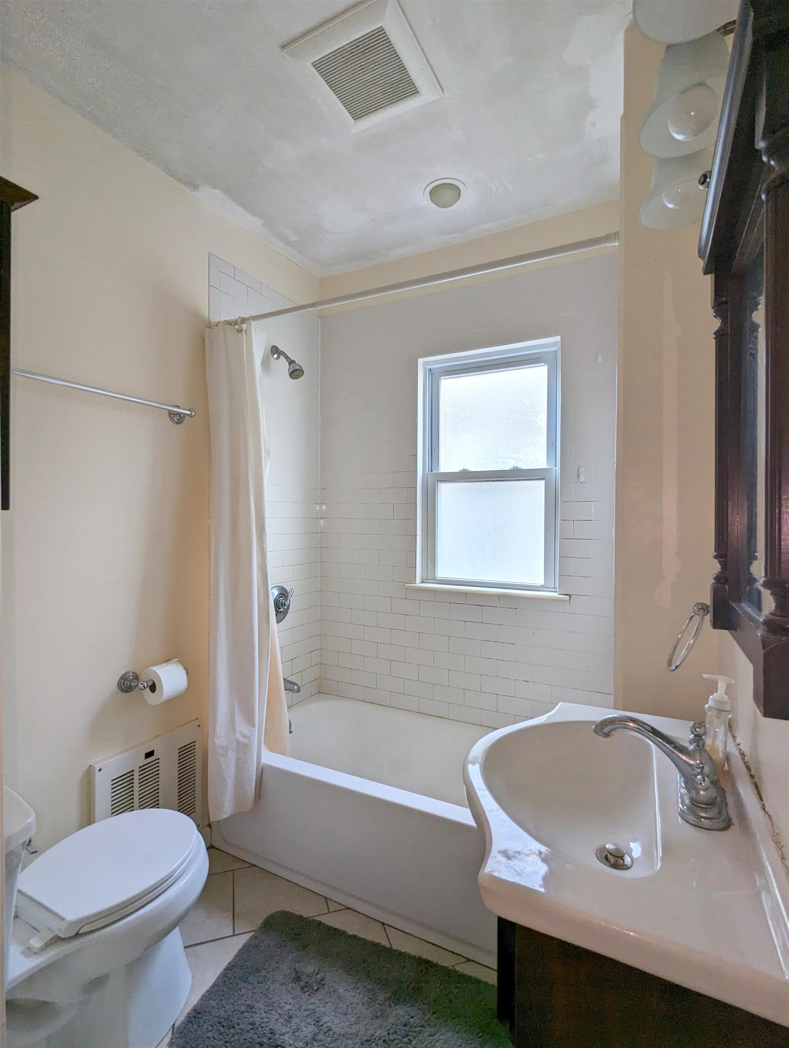 16 Glendale Ave, Davis Square