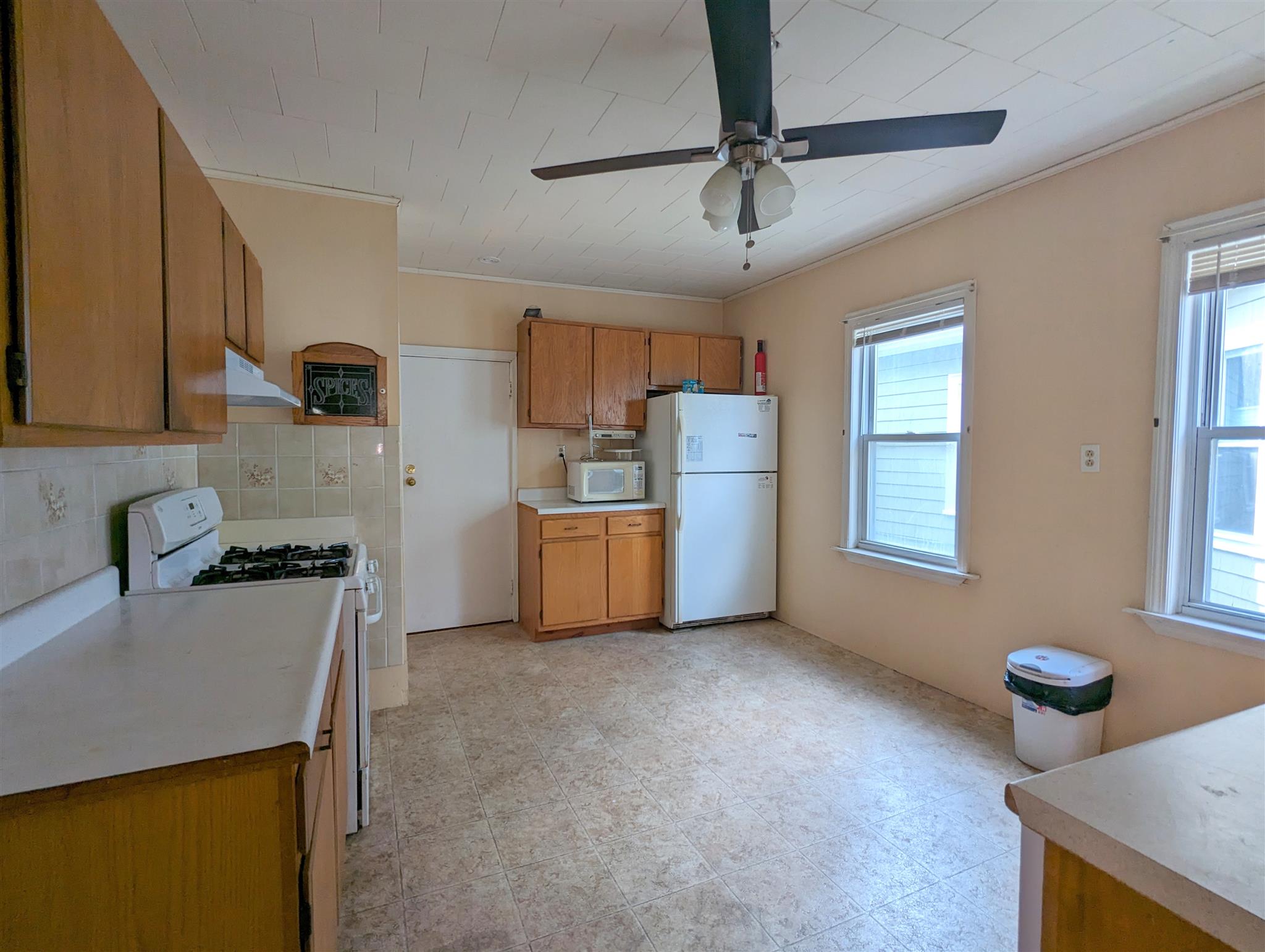 16 Glendale Ave, Davis Square