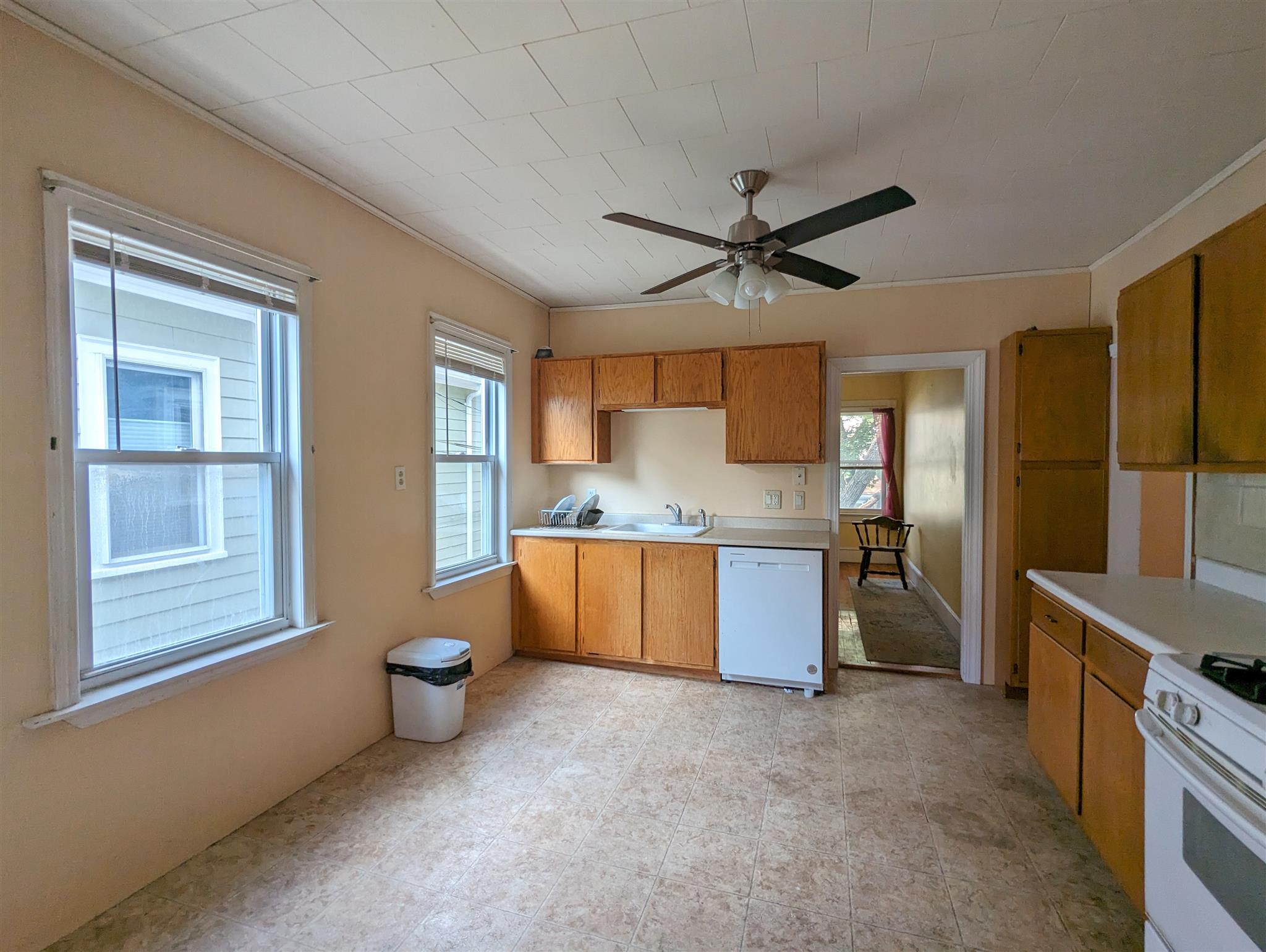 16 Glendale Ave, Davis Square