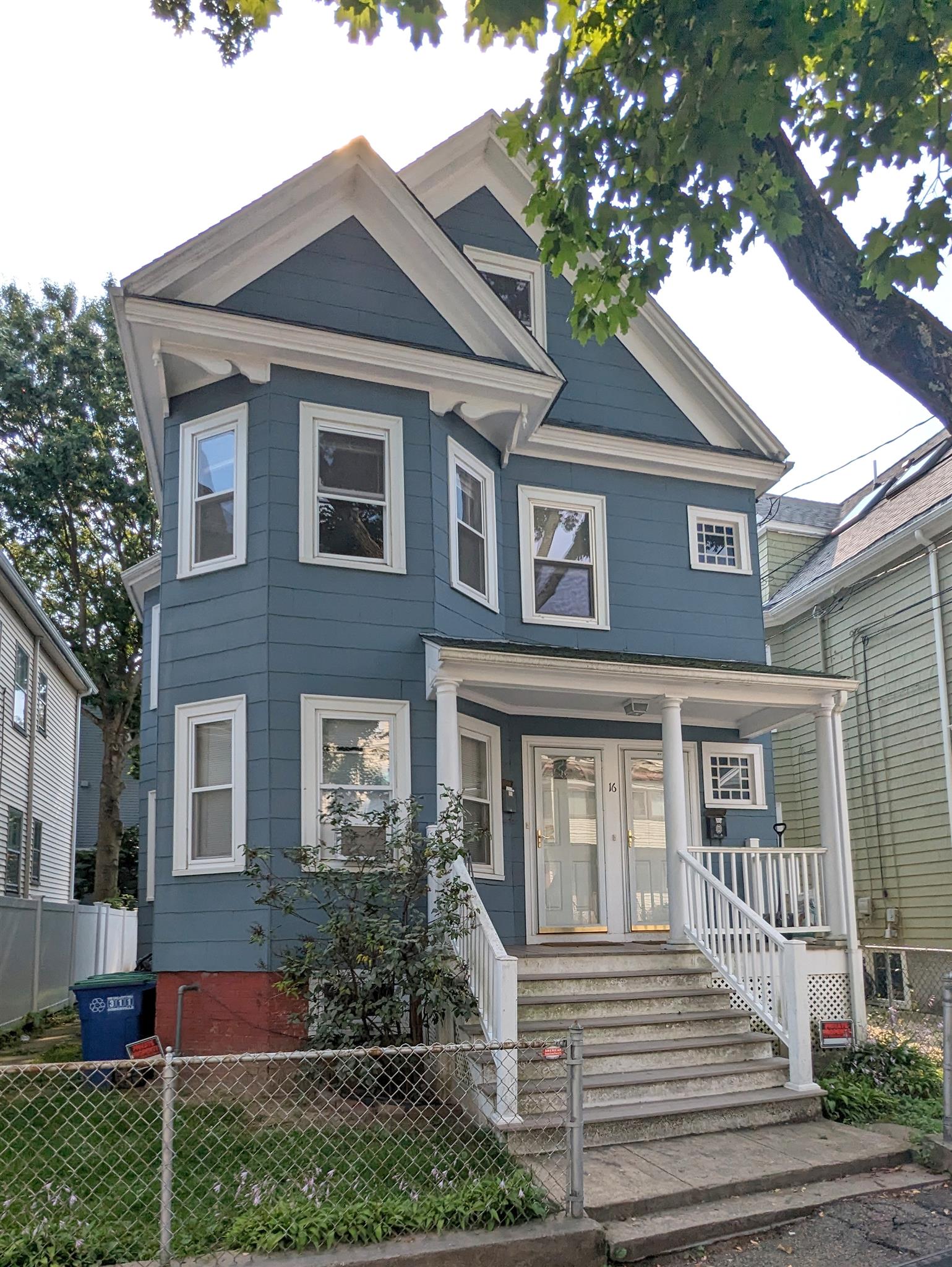 16 Glendale Ave, Davis Square