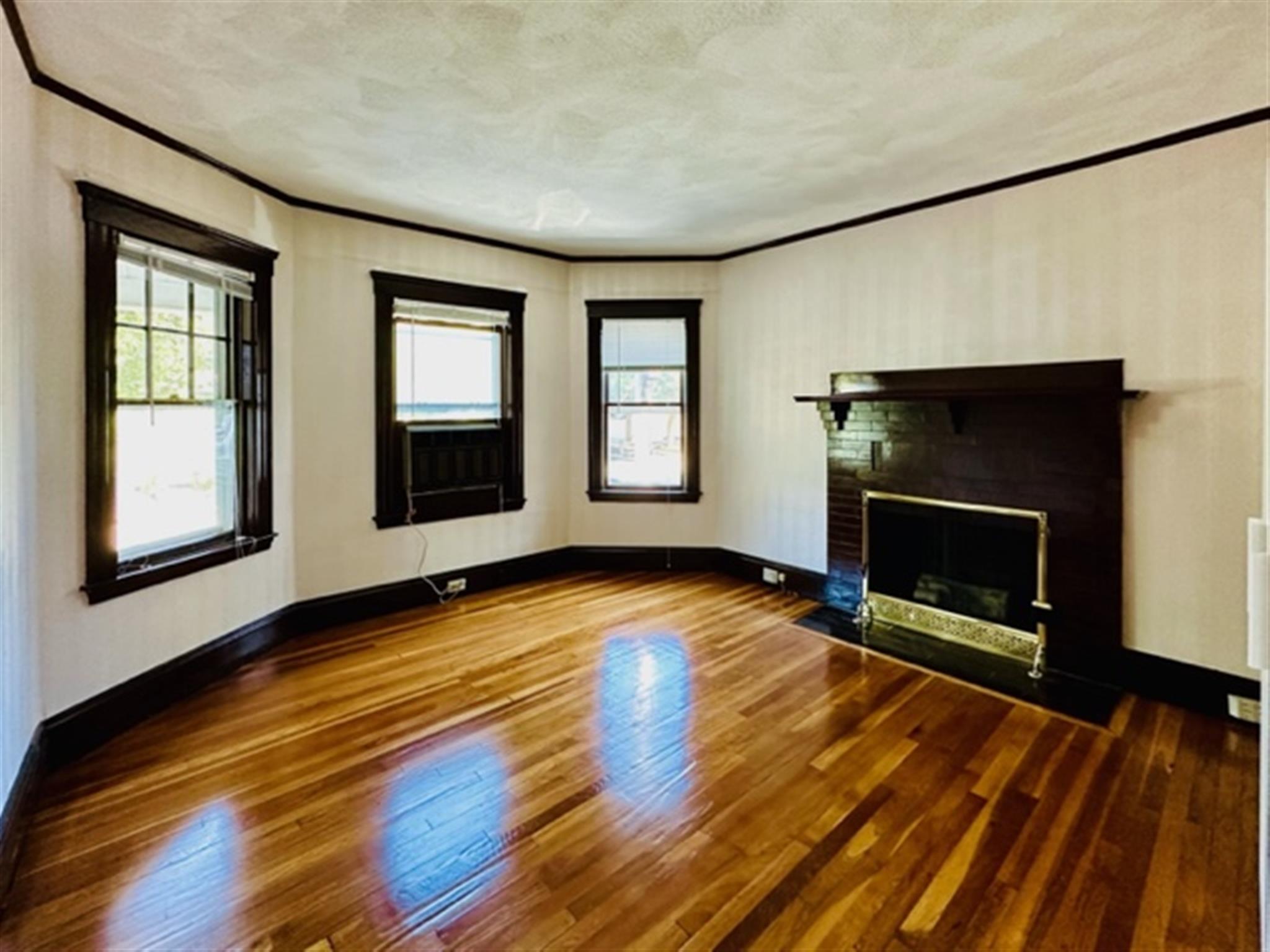 9 Roberts Rd, Harvard Square