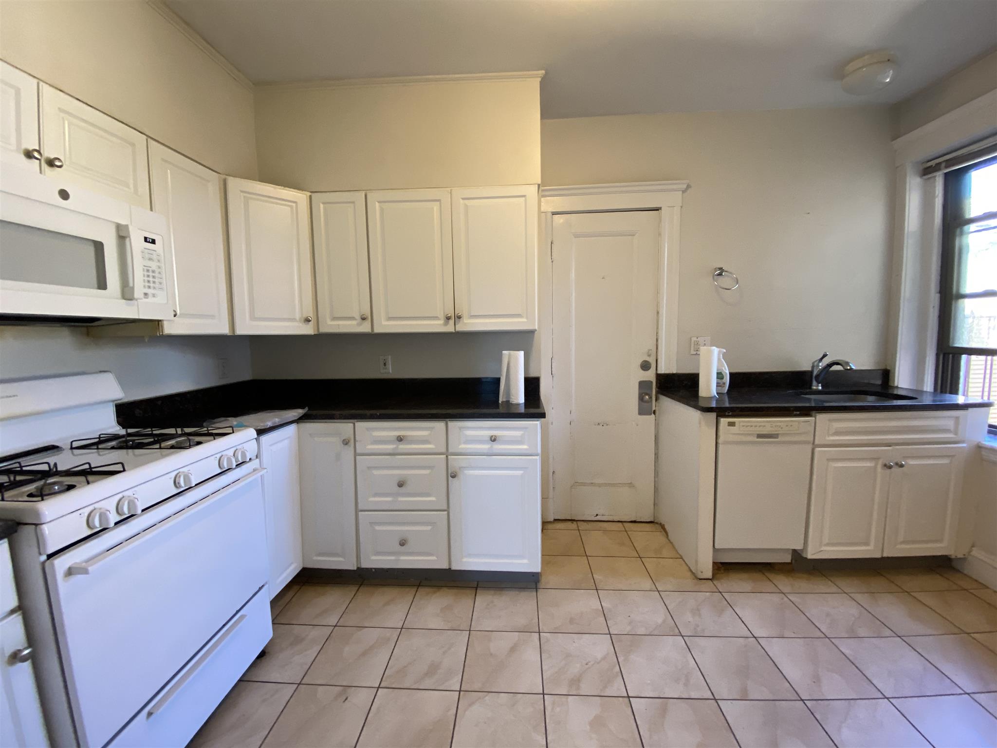 1558 Massachusetts Ave, Harvard Square