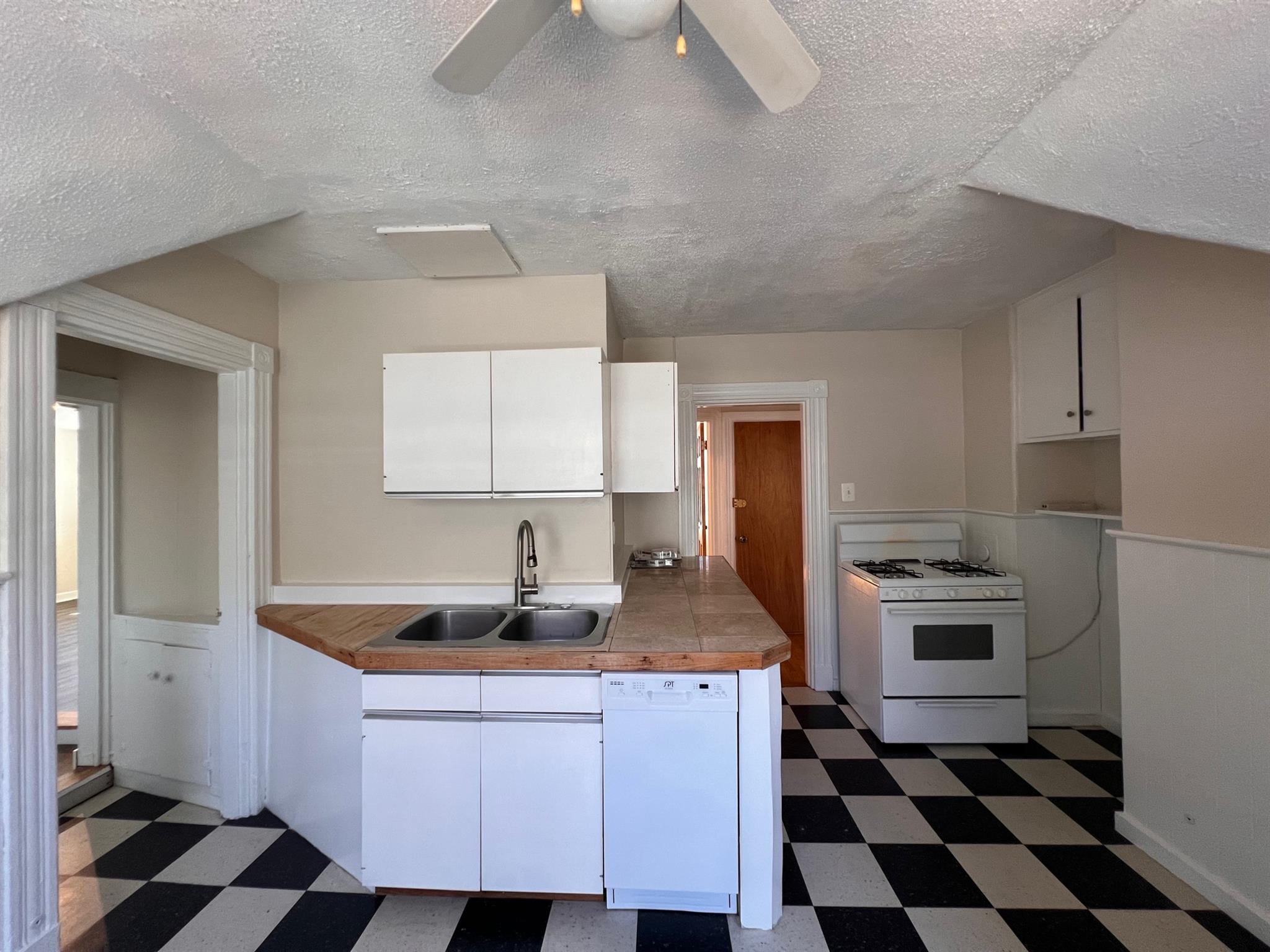 578 Main St, Tufts University